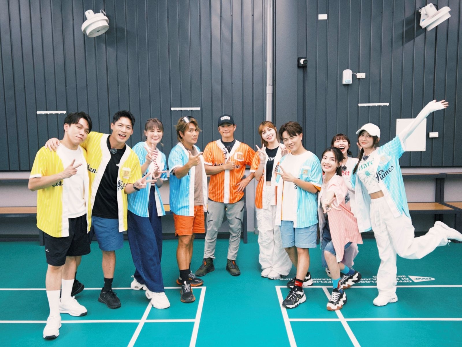 男星跟10家銀行貸款「出專輯」　花20萬做的造型被問：是剉冰嗎
