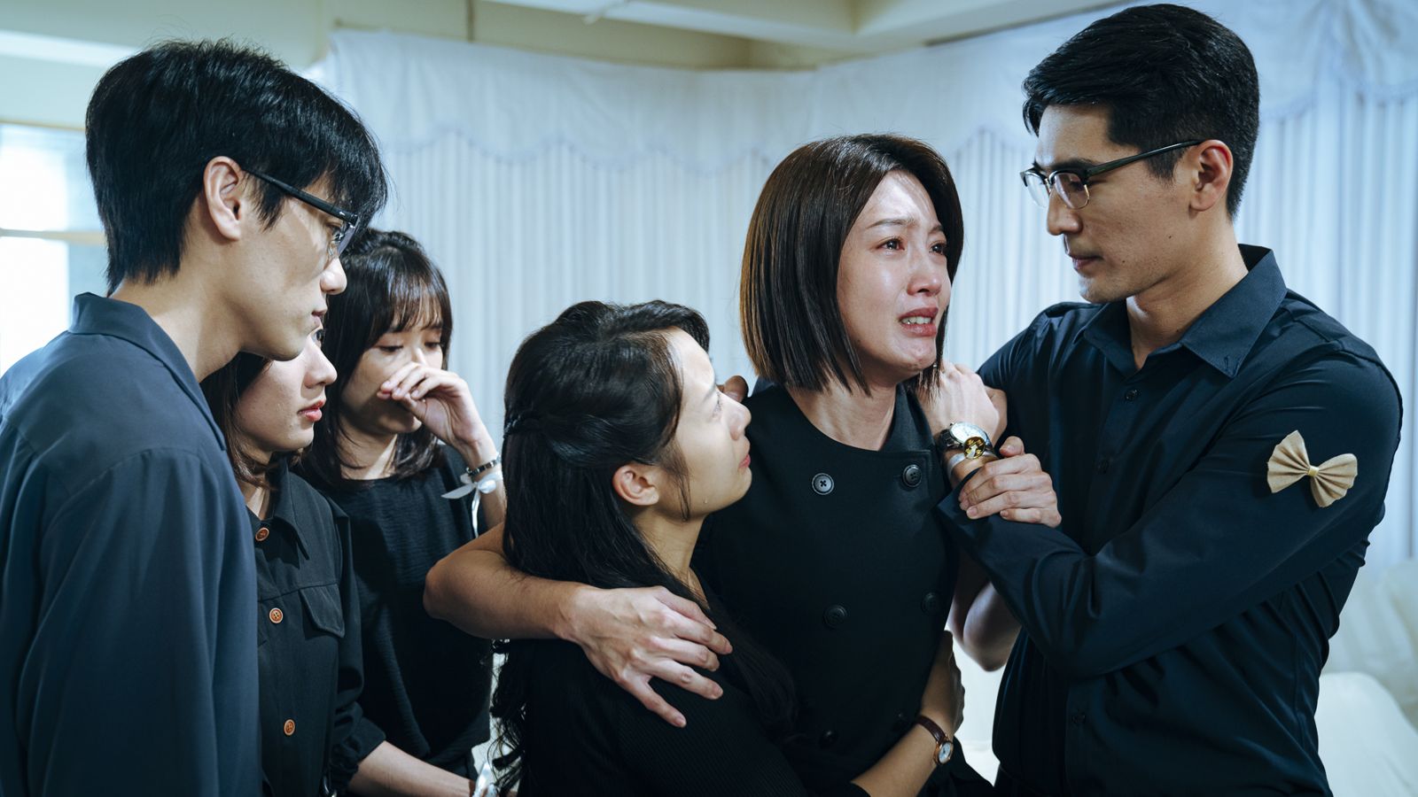 《我們六個》落幕餘韻不散　編劇：傷口不是我的，只能謹慎觸碰