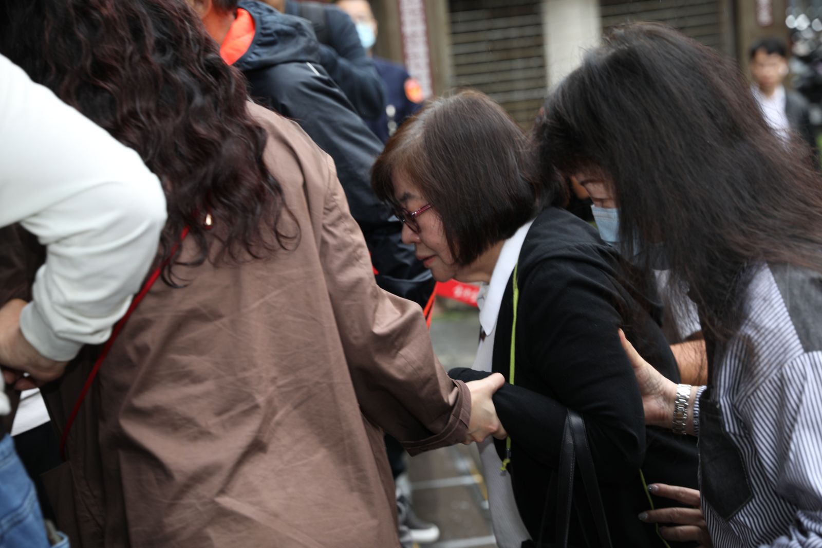 逆轉遭羈押　黃呂錦茹律師不服提抗告