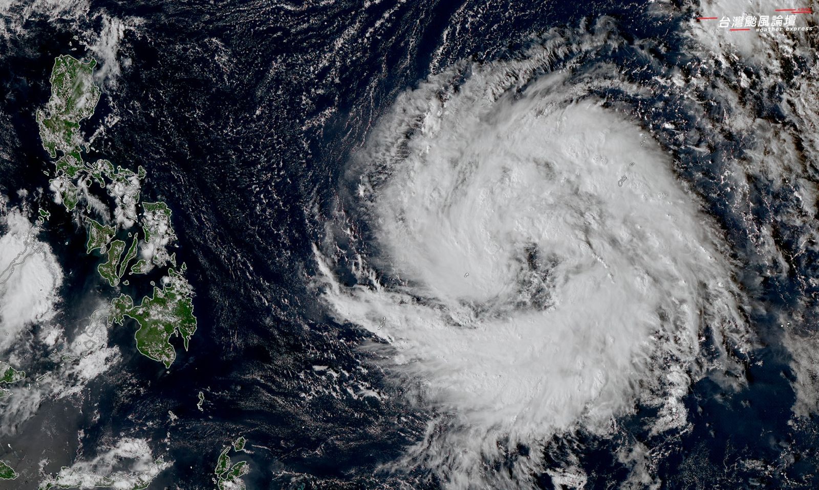 鳳凰颱風衛星雲圖。圖/翻攝自FB/台灣颱風論壇|天氣特急