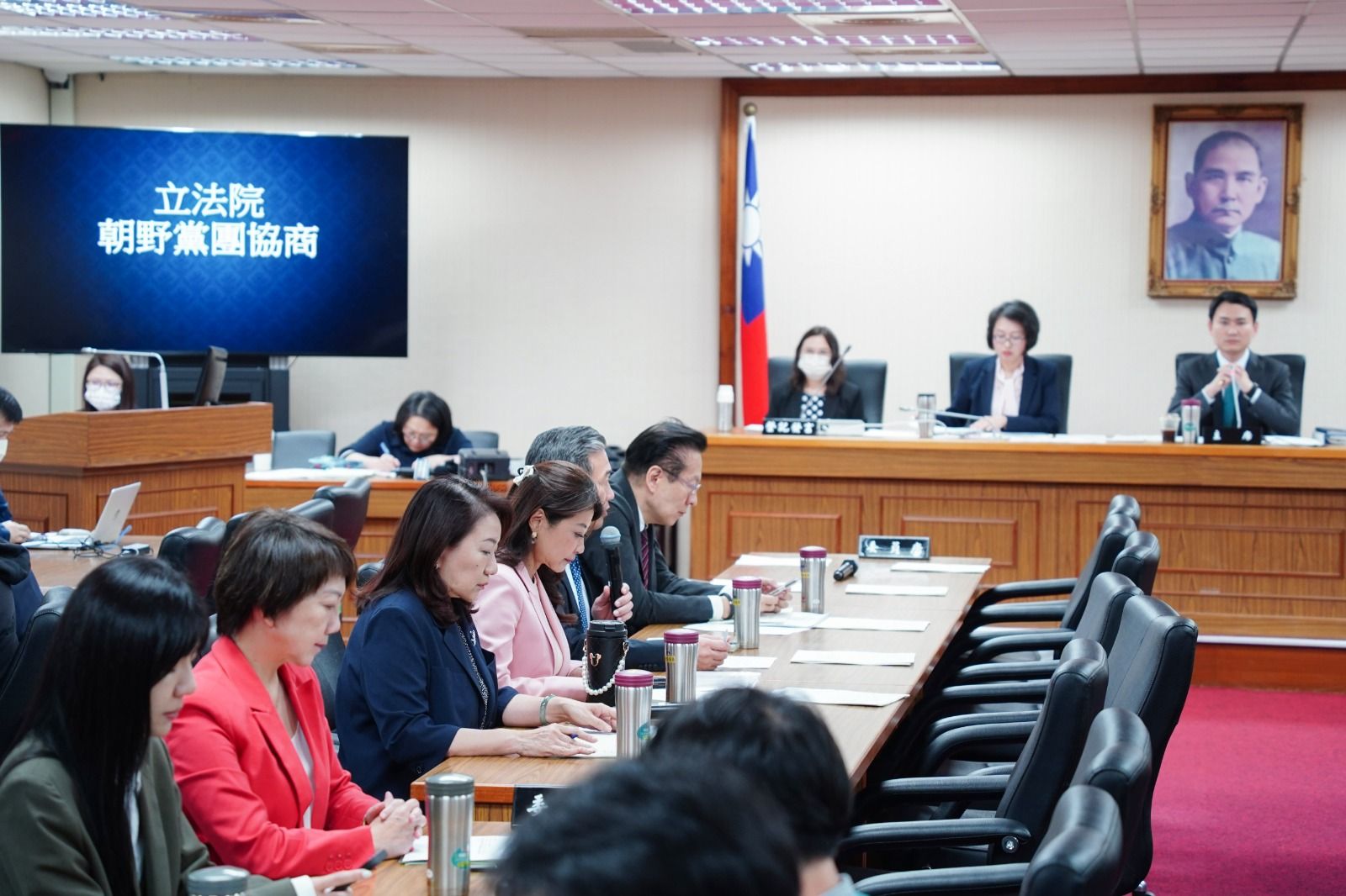 怒轟藍營軍購條例協商「集體消失」　民進黨：難道在等習近平下聖旨？