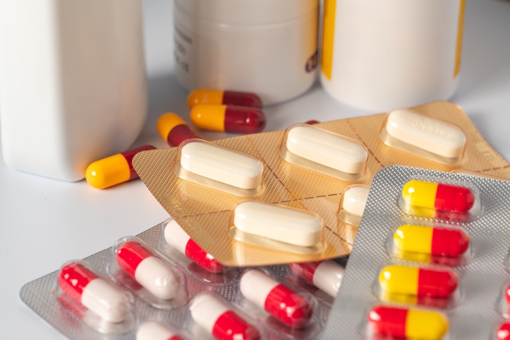 健保改革背後：47種慢性病藥退出台灣——資源獻祭與金光環 POLITICS