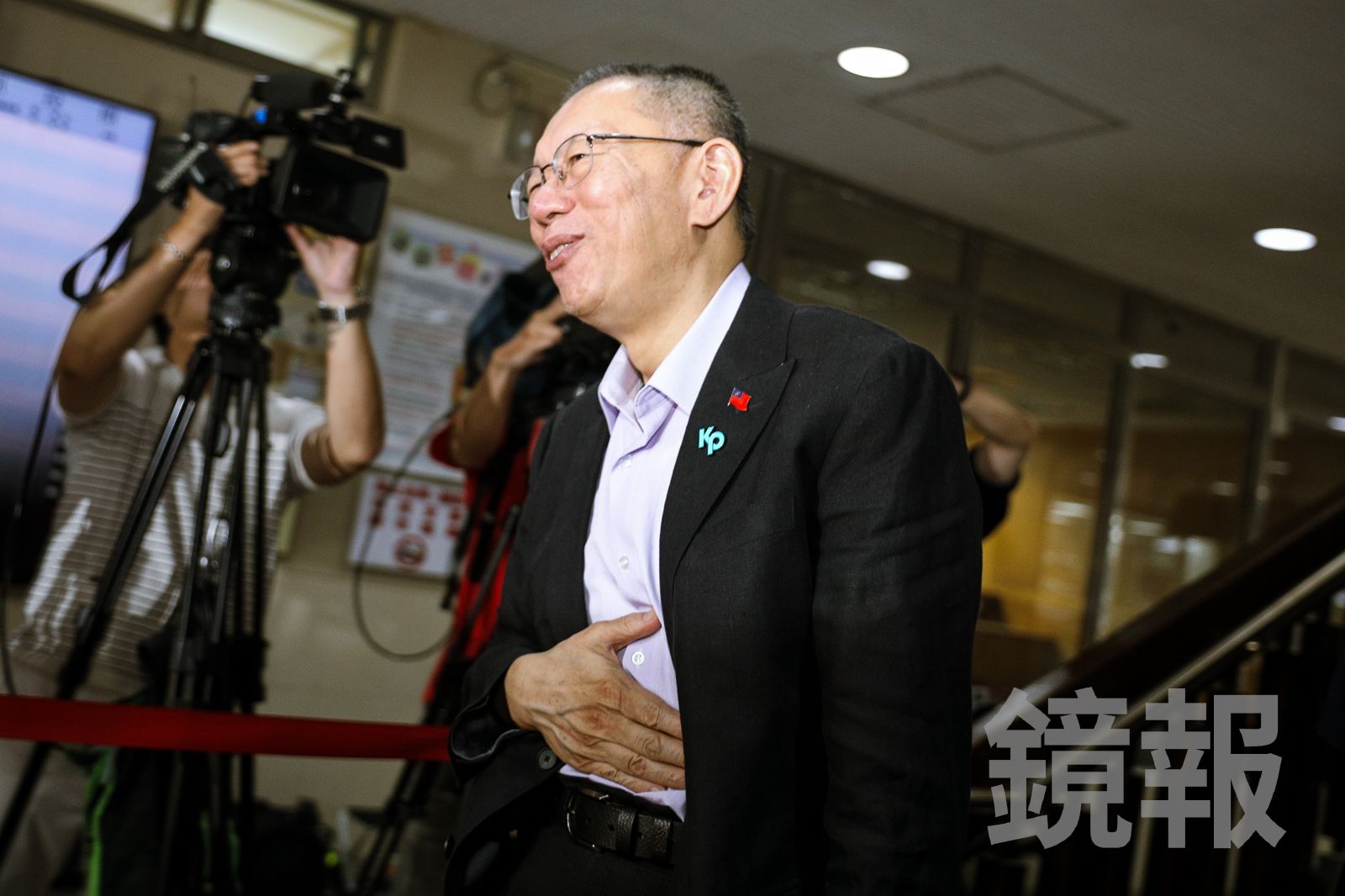 柯文哲離開法院。鄒保祥攝