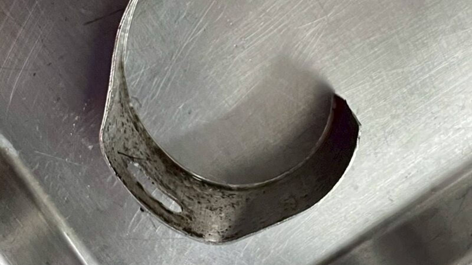 泰國一名男子在生殖器上裝了鋼圈。圖/翻攝自FB/ThairathTV