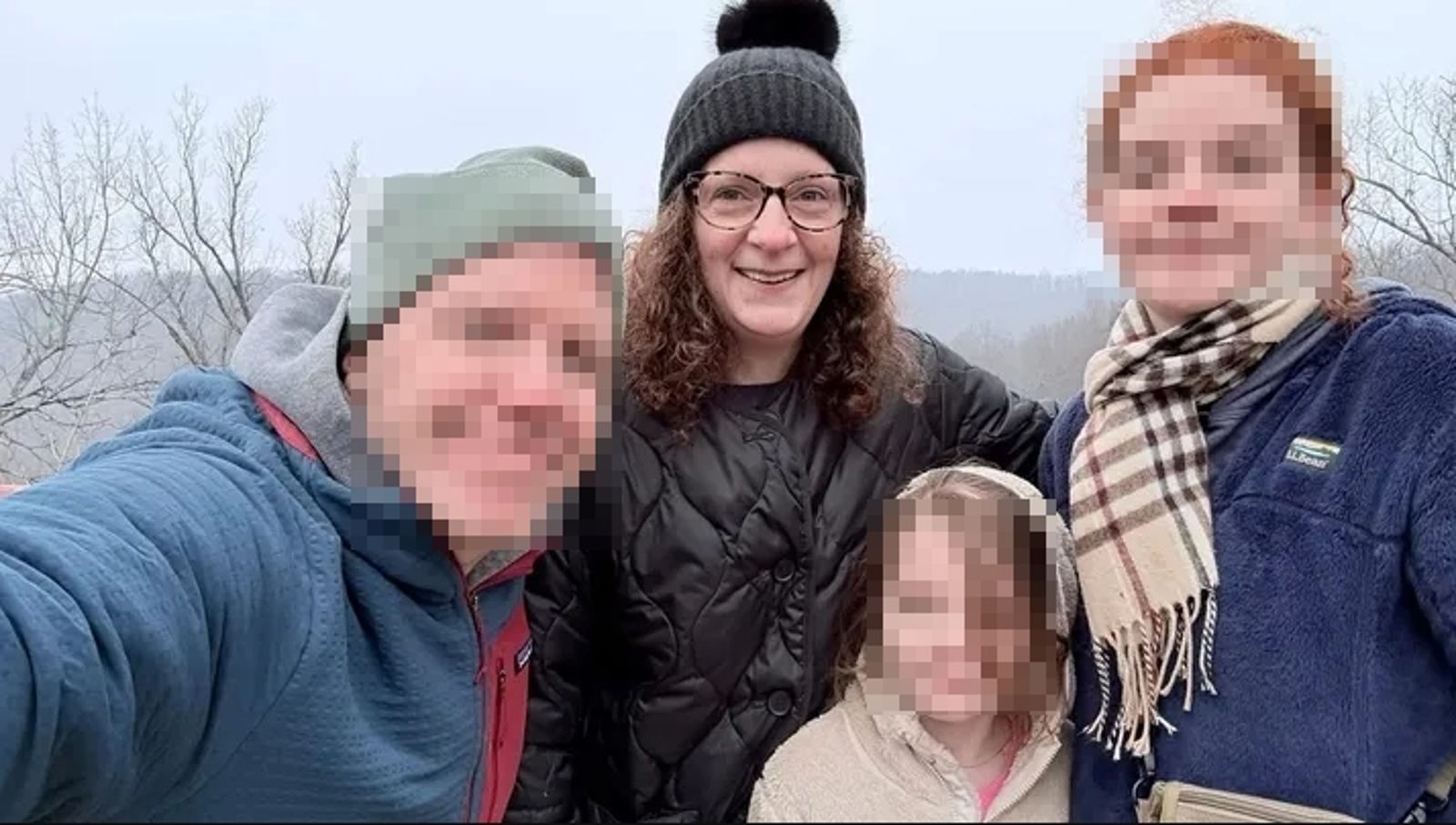 遊行慶典變悲劇！二寶媽「腳被花車卡住→拖入車底」人群面前慘遭輾斃