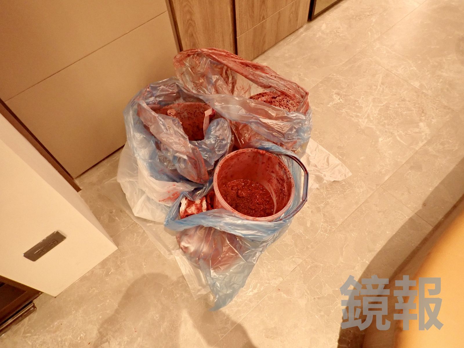 竹聯幫砸按摩店,除天母總店外,板橋分店也遭殃。翻攝畫面