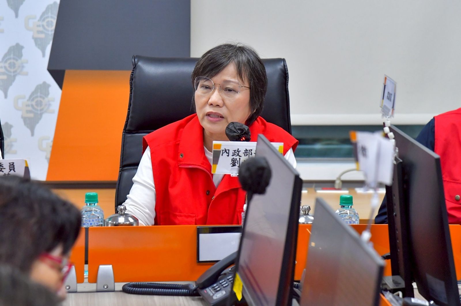 中央災變中心維持一級開設　劉世芳：有任何錯假訊息一律送辦