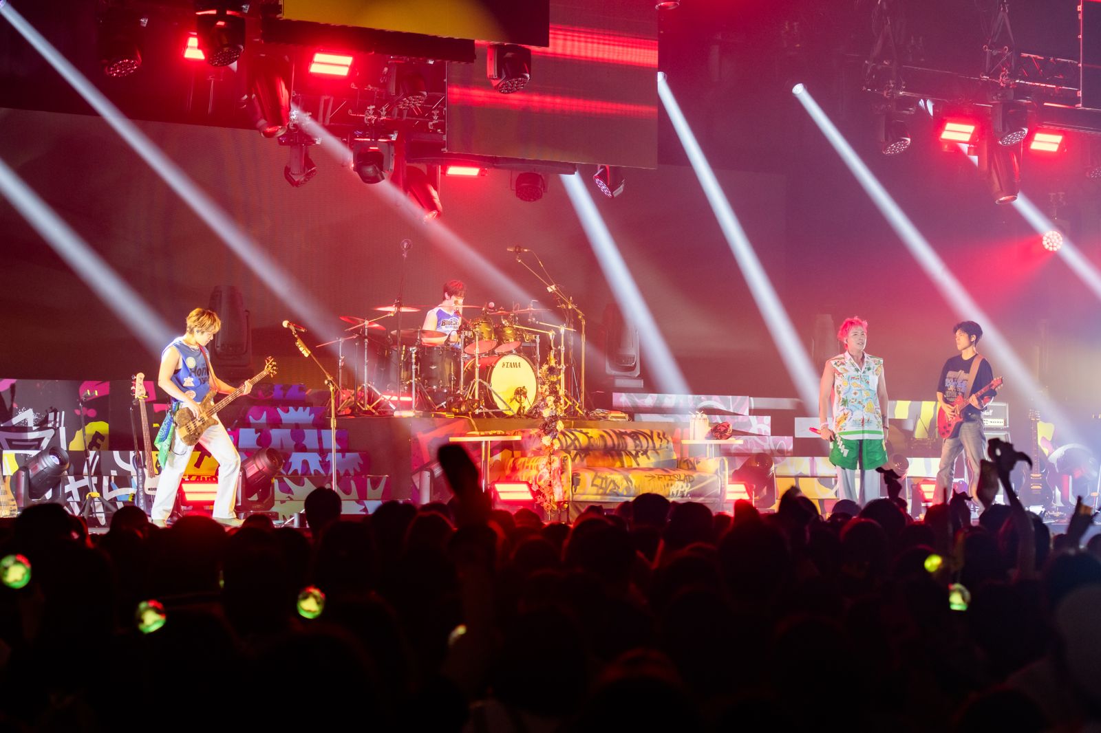 再戰「灶咖大賽」FTISLAND大展搖滾魅力。（左起：李在真、崔敏煥、李洪基。）SHOWOFFICE提供