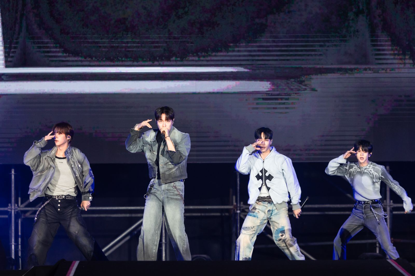 深怕歌迷認不得！HIGHLIGHT出道17年突自介　高喊：BEAST就是我們