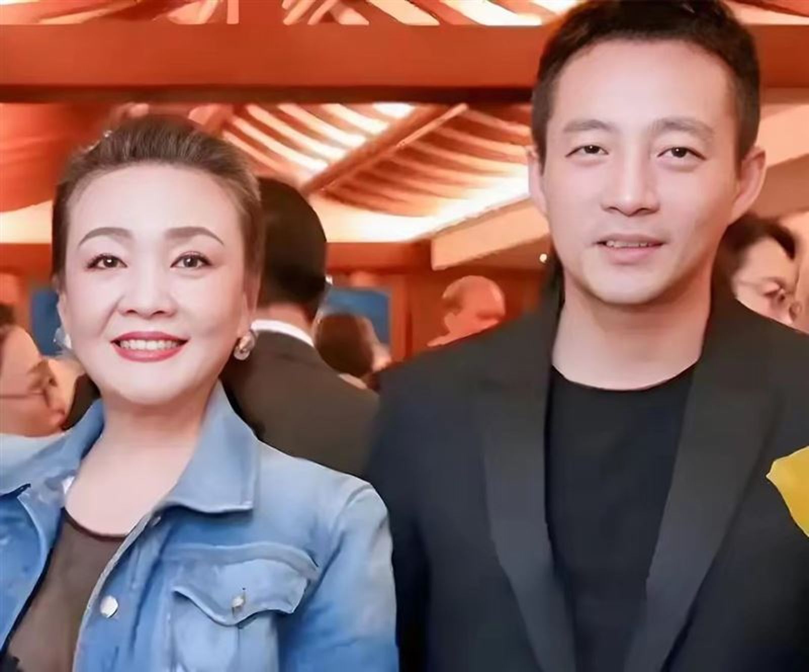 汪小菲曾為大S砸直播間！揭張蘭「直播炒作」內幕　大動作切割母子關係：我姓汪不姓張