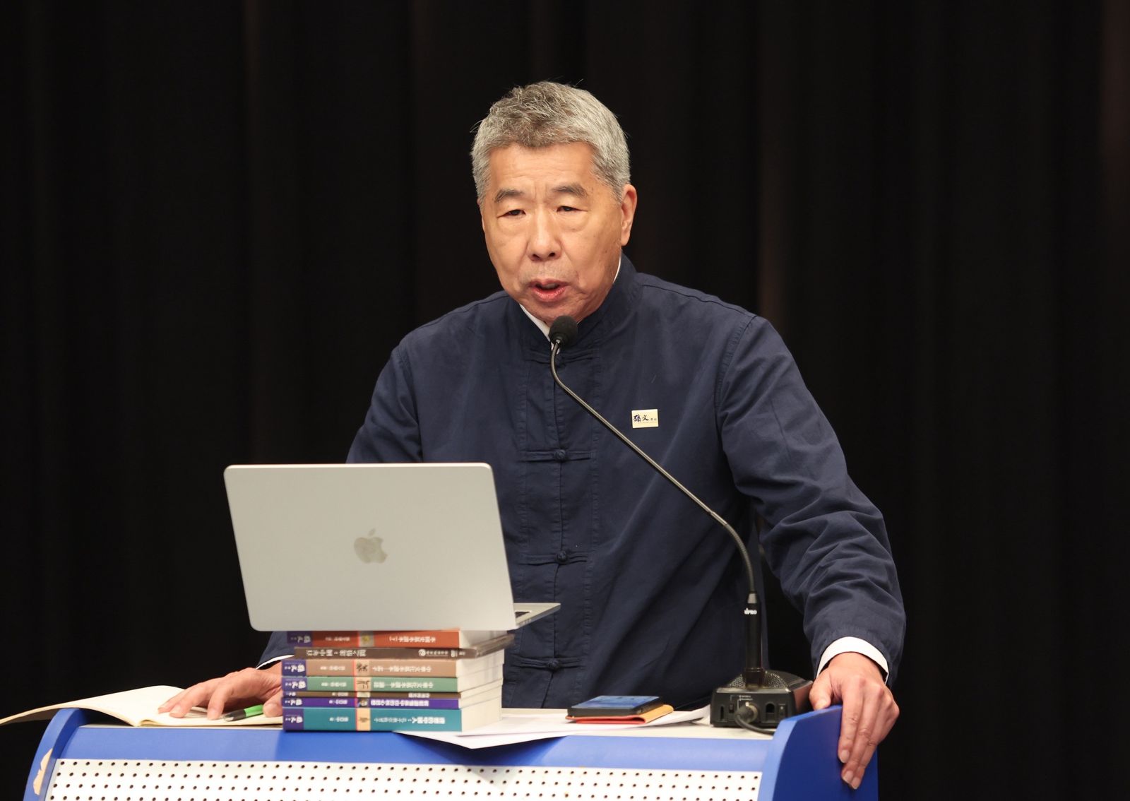 張亞中表示，大家都知道郝龍斌點名的是誰，他喊話，「如果這件事情跟你有關，請你不只是宣佈退選，這種行為也不適合在中國國民黨裡面擔任黨員。」（圖／中國時報提供）