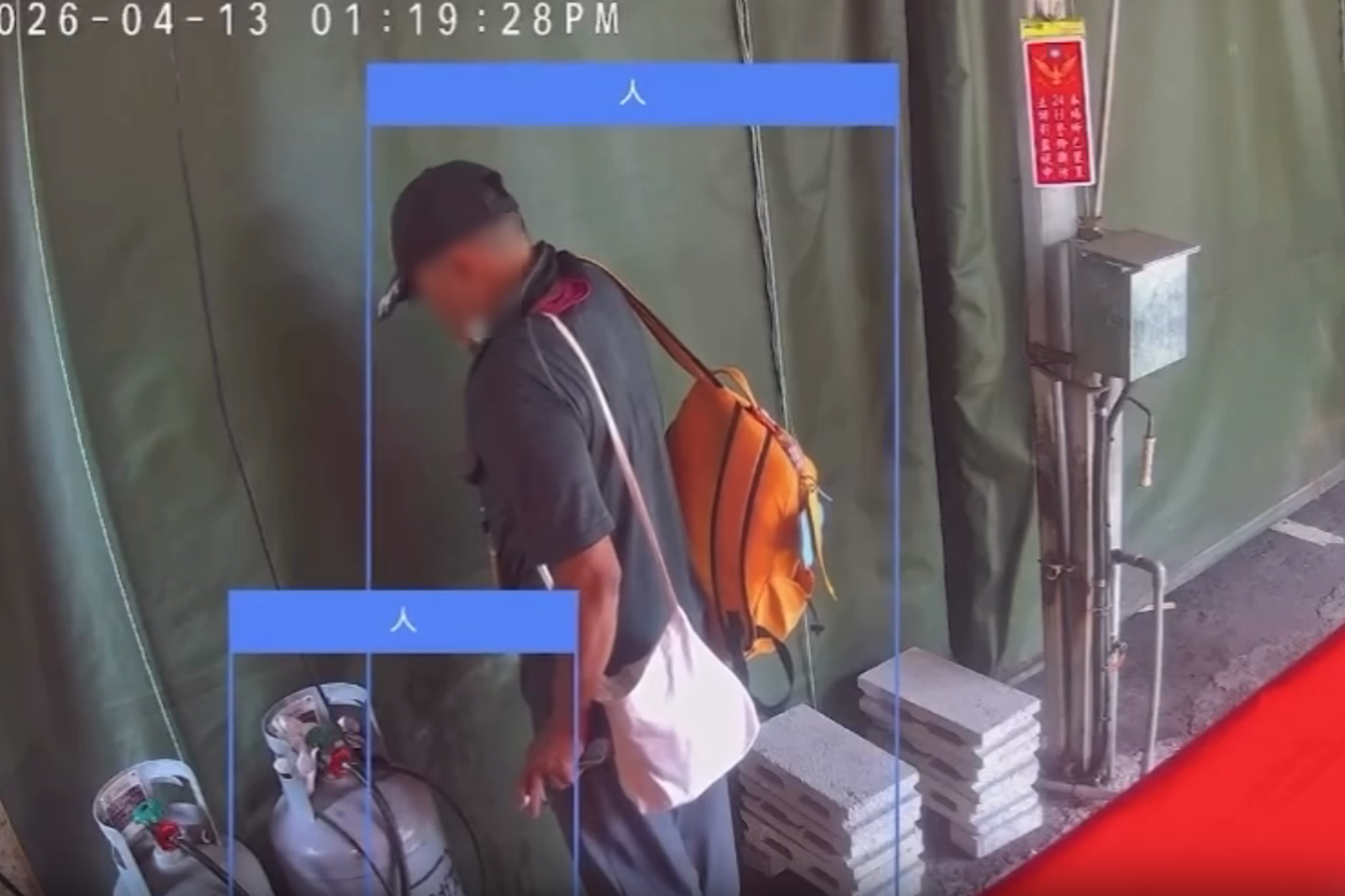 香燈腳闖店家「撒尿」!高清畫面曝光 網再抓1行為:無知又缺德