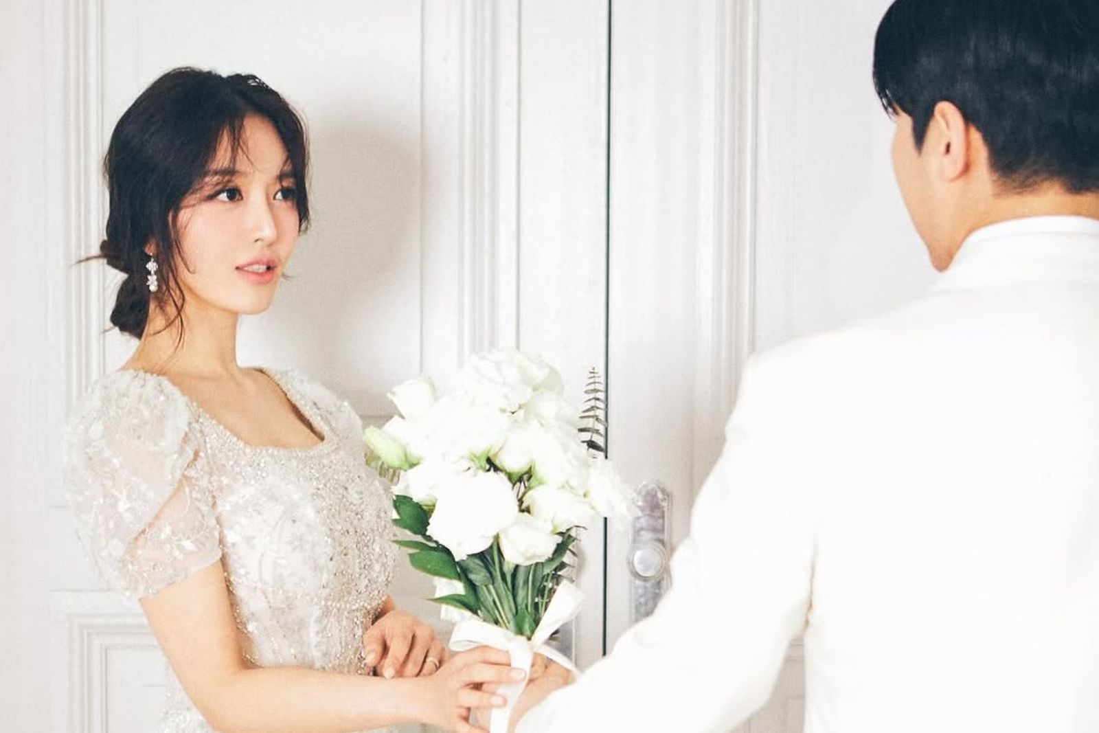 恭喜！韓團AOA忙內要當6月新娘　絕美婚紗照曝光