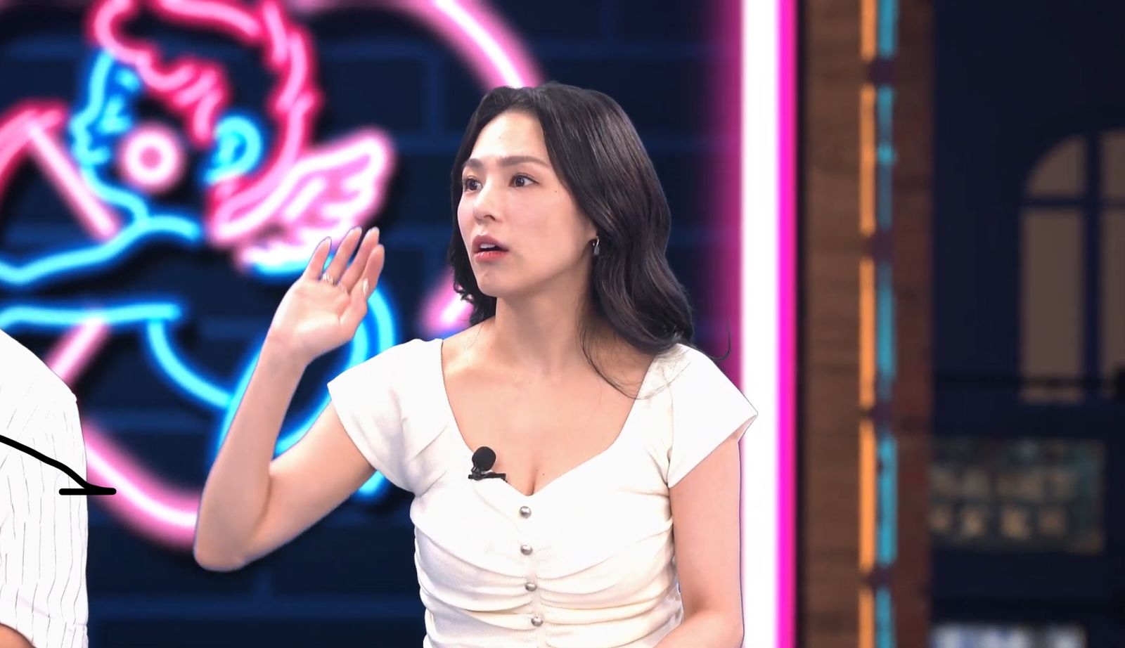 熊熊竟撞見小三在男友床上。戀愛熊天秤提供