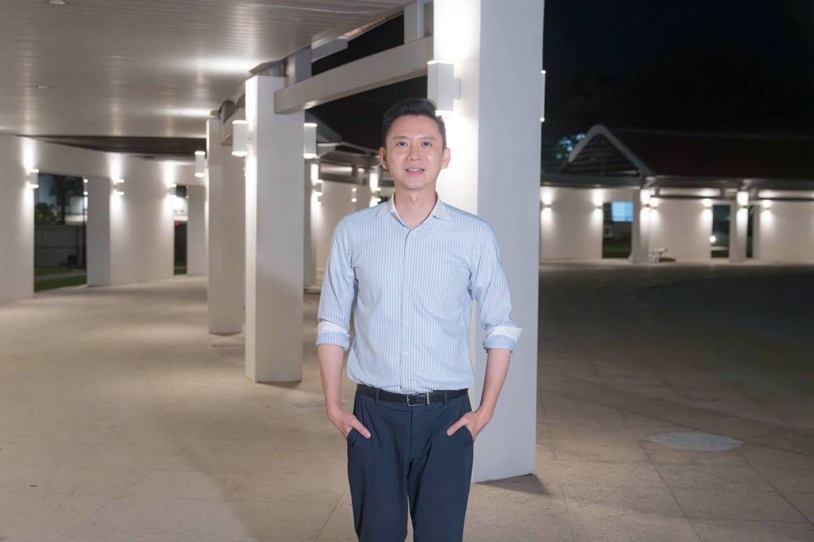 民進黨新竹縣長候選人鄭朝方邀請鄉親萬聖夜到文化公園共賞「即將成真火舞團」帶來精彩火舞表演。圖/竹北市公所提供