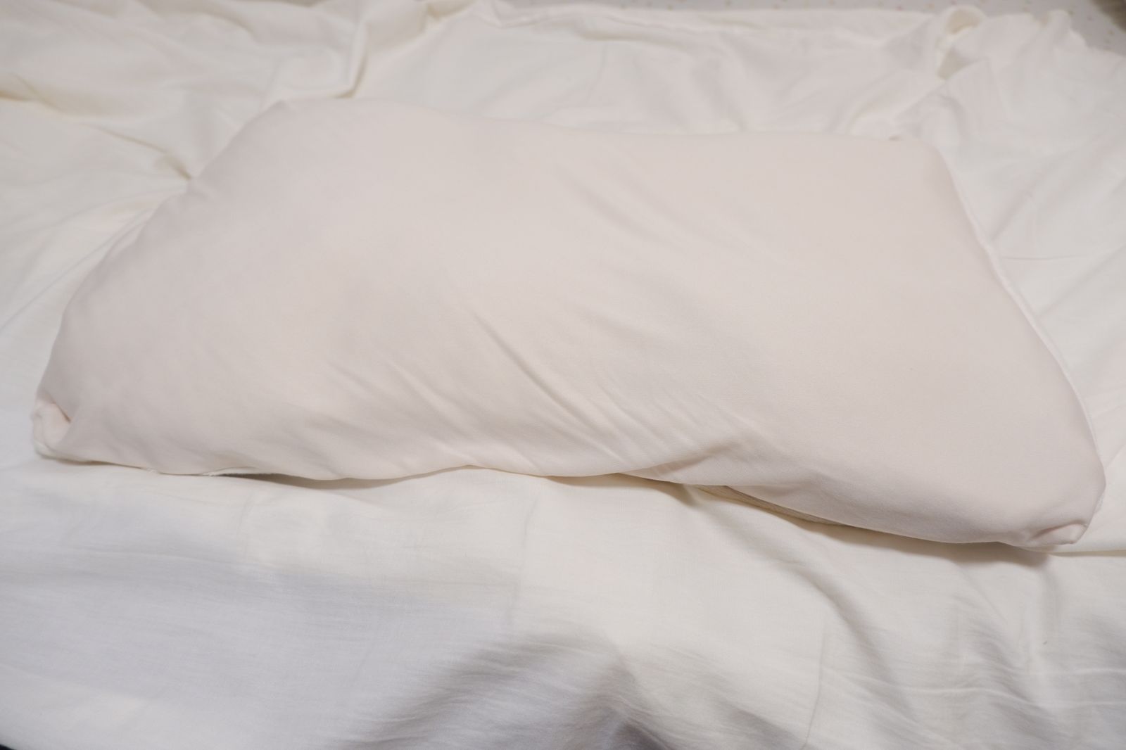 腰下墊枕頭竟癱瘓!30歲男一早醒來「雙腿麻木」大小便失禁 醫嚇傻:再晚1小時神經就壞死