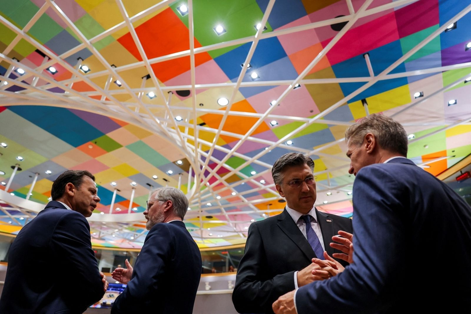 歐洲遭川普冷落　從舞台主角變觀眾