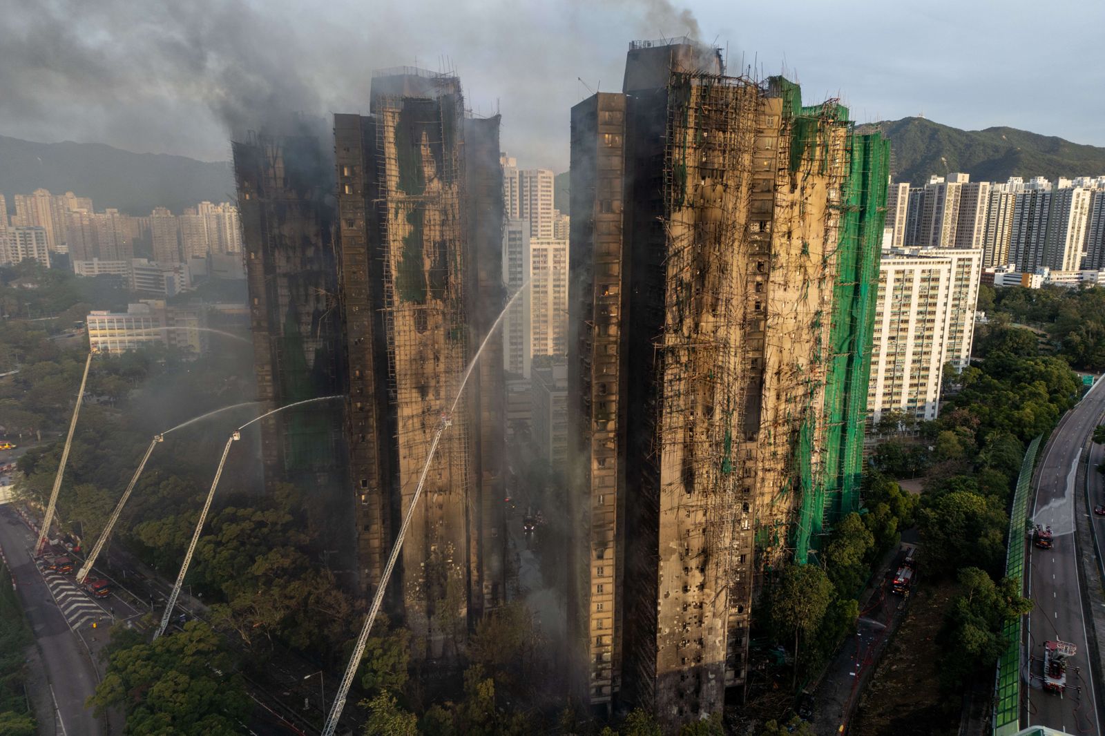 香港宏福苑大火/5級火災警報竟全程未響也無人通知!居民曝「1致命關鍵」:逃生完全受阻