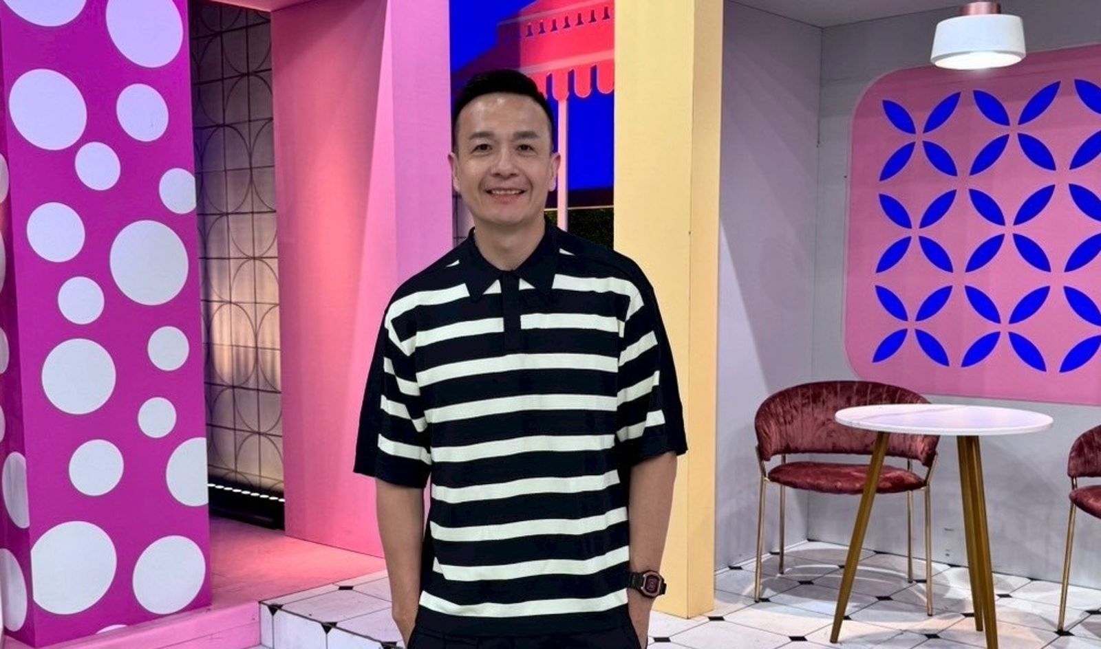 小鐘帶穩交2年嫩女友回家！爸爸質問「要嫁我兒子嗎」　她秒提分手