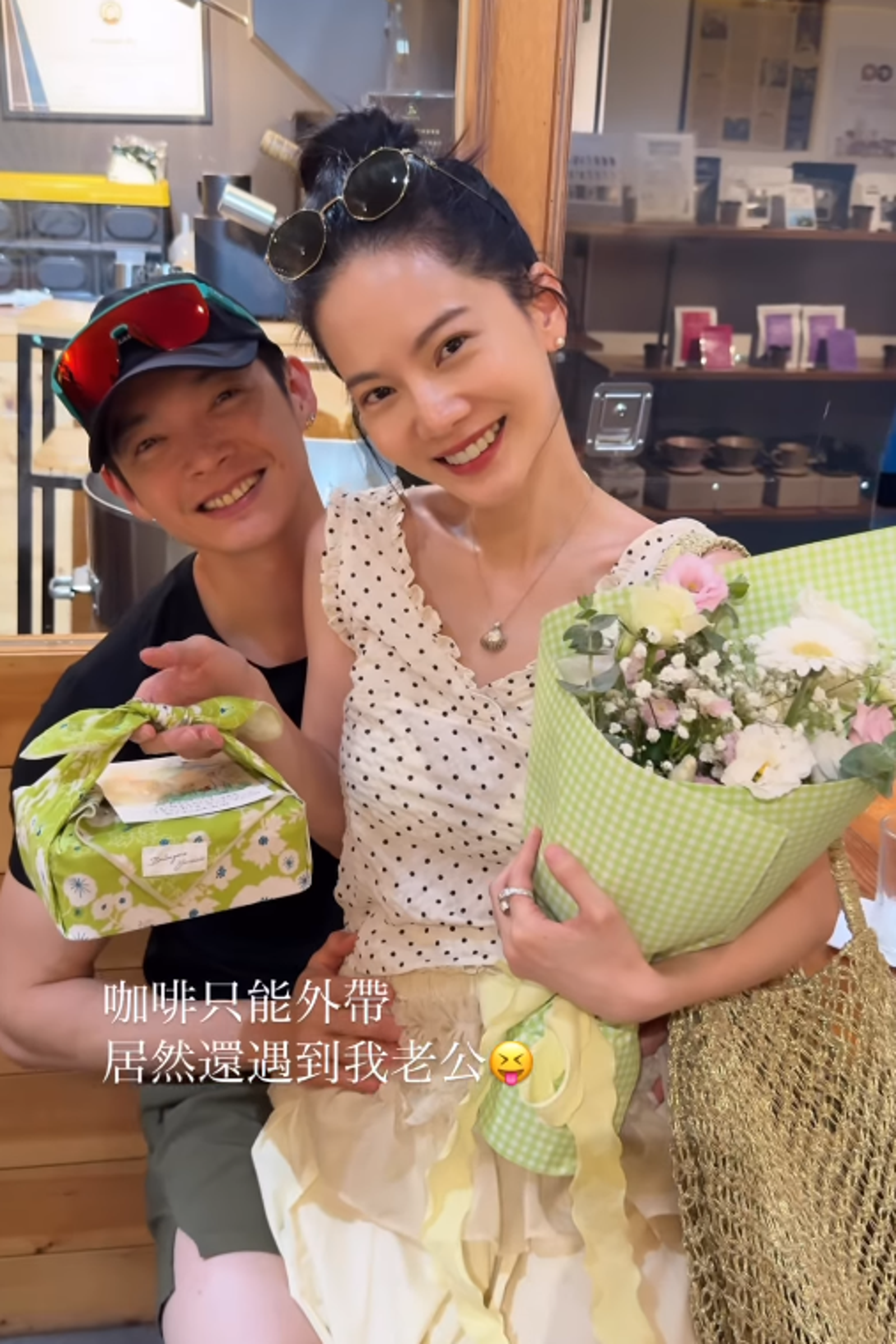 曾之喬難得坐老公大腿同框秀恩愛。翻攝自chiaochiaotzeng IG