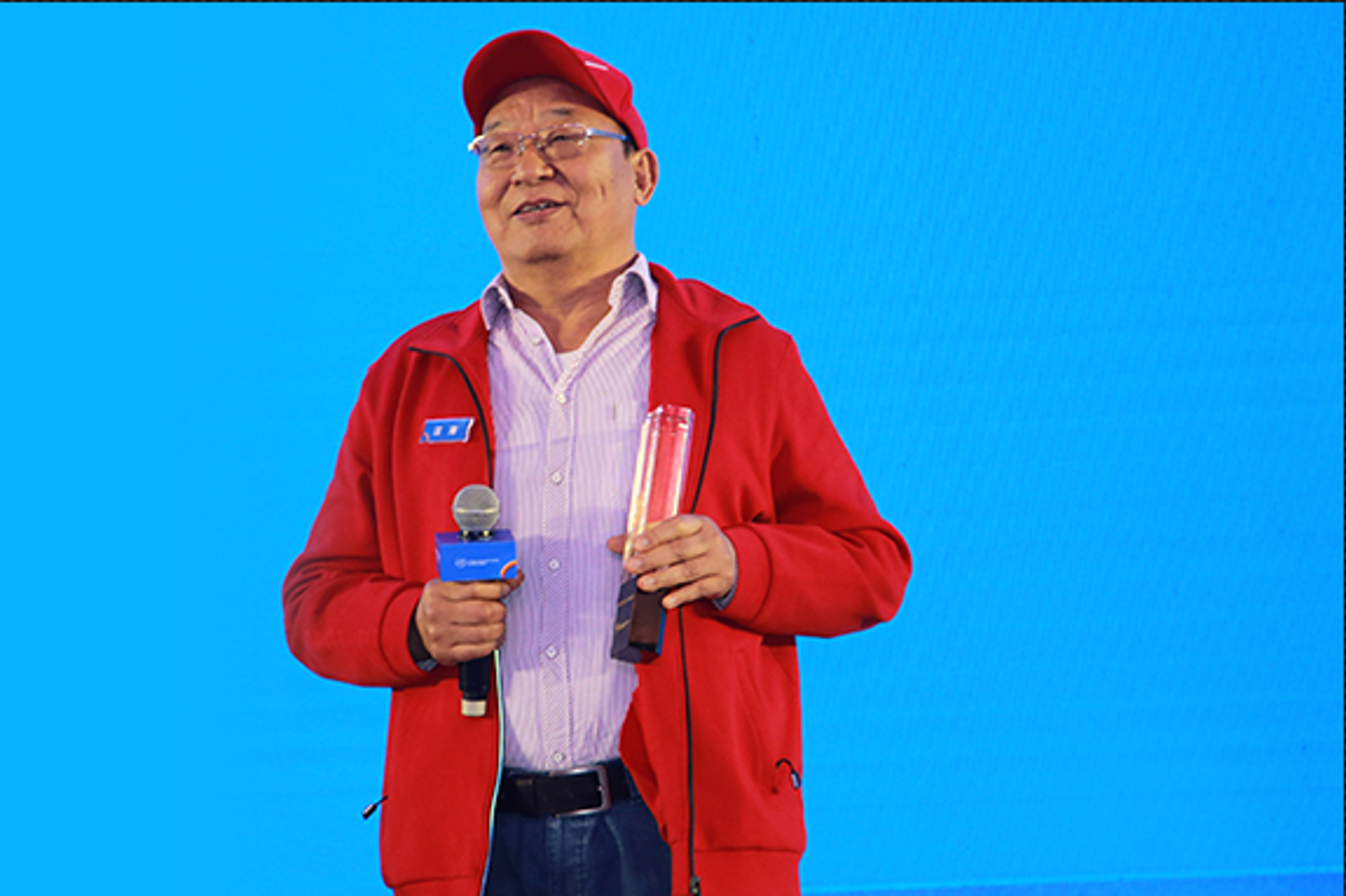 中國鞋王稱「民族品牌」不可讓美國人接班！發布聲明強調10次：我要斷絕父子關係
