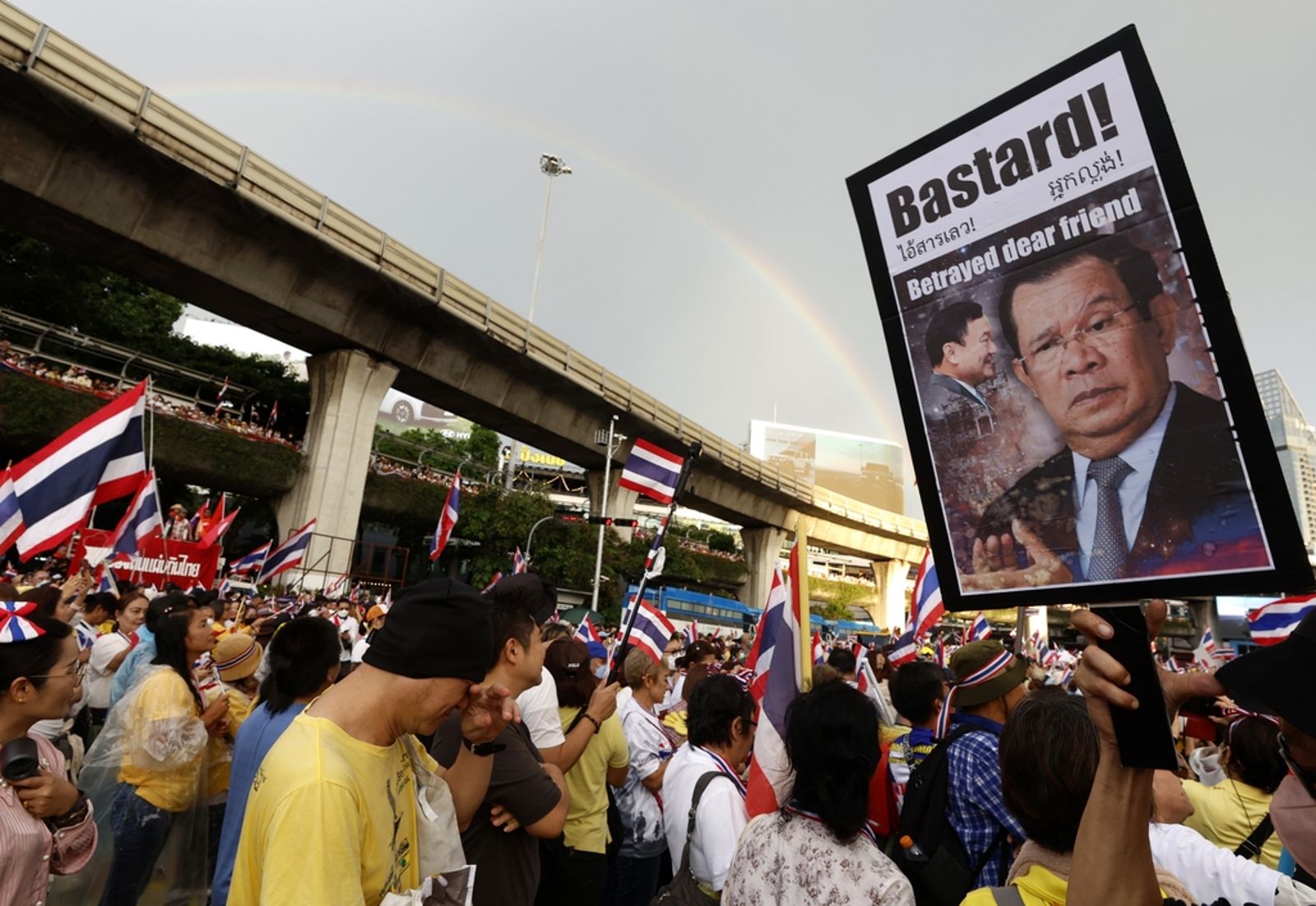 泰國街頭爆發的反政府示威。東方IC