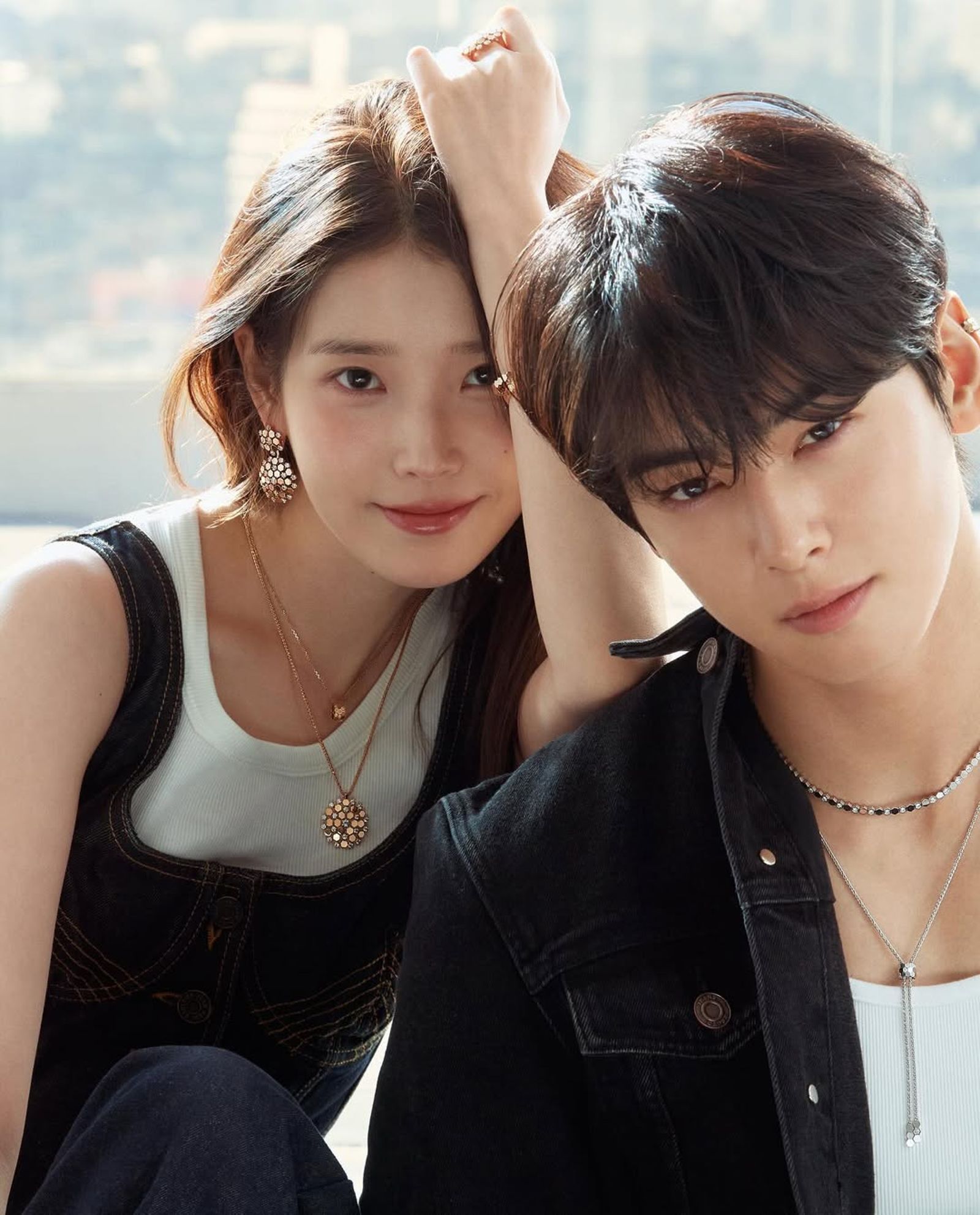 IU（左）相隔一年推出新專輯，將邀來車銀優友情客串拍MV。 翻攝IG@dlwlrma