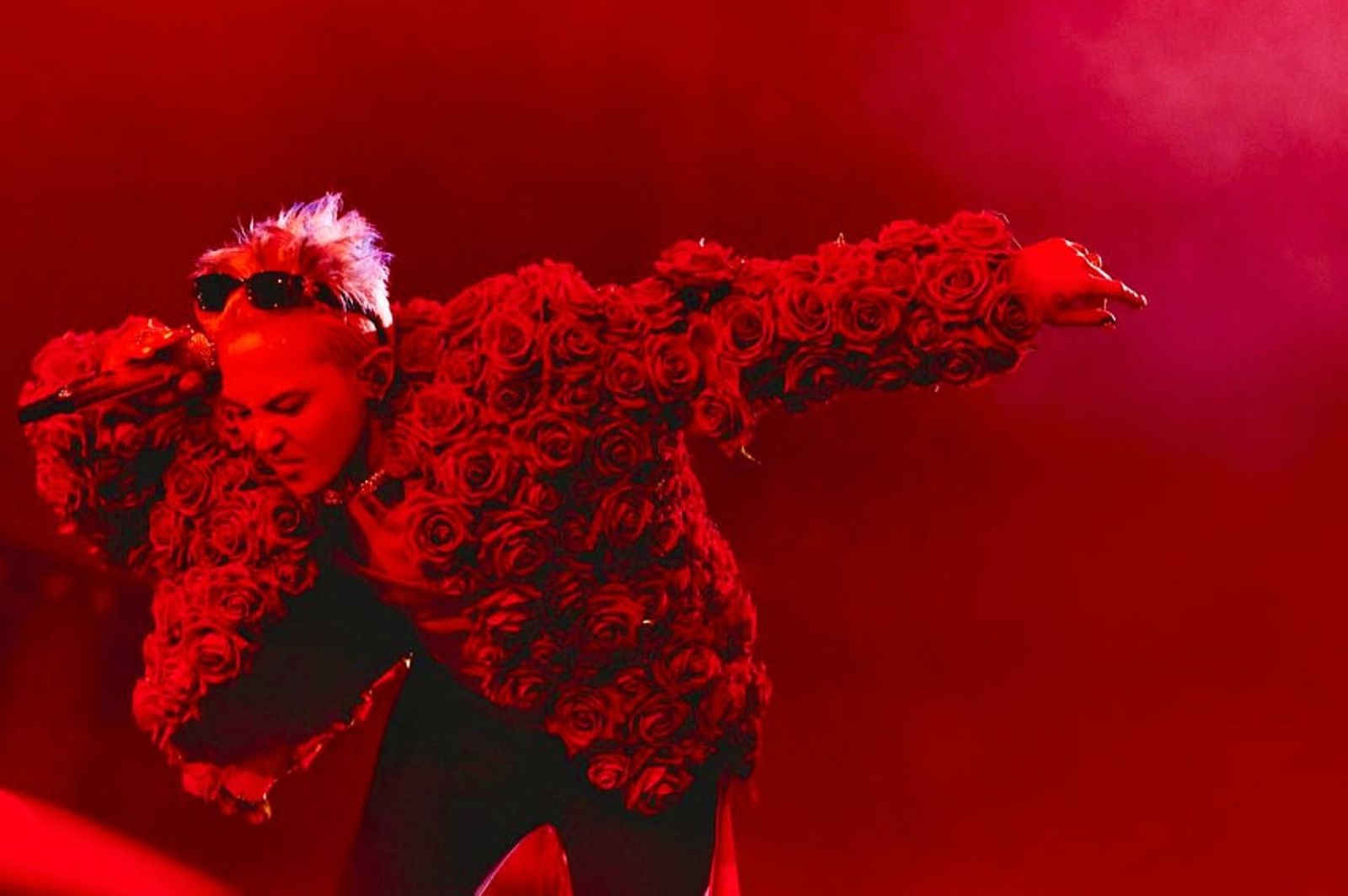 黃牛夫妻檔踢鐵板！狂掃「GD演唱會票157張」加價6.5萬賣不出…反欠錢再被起訴