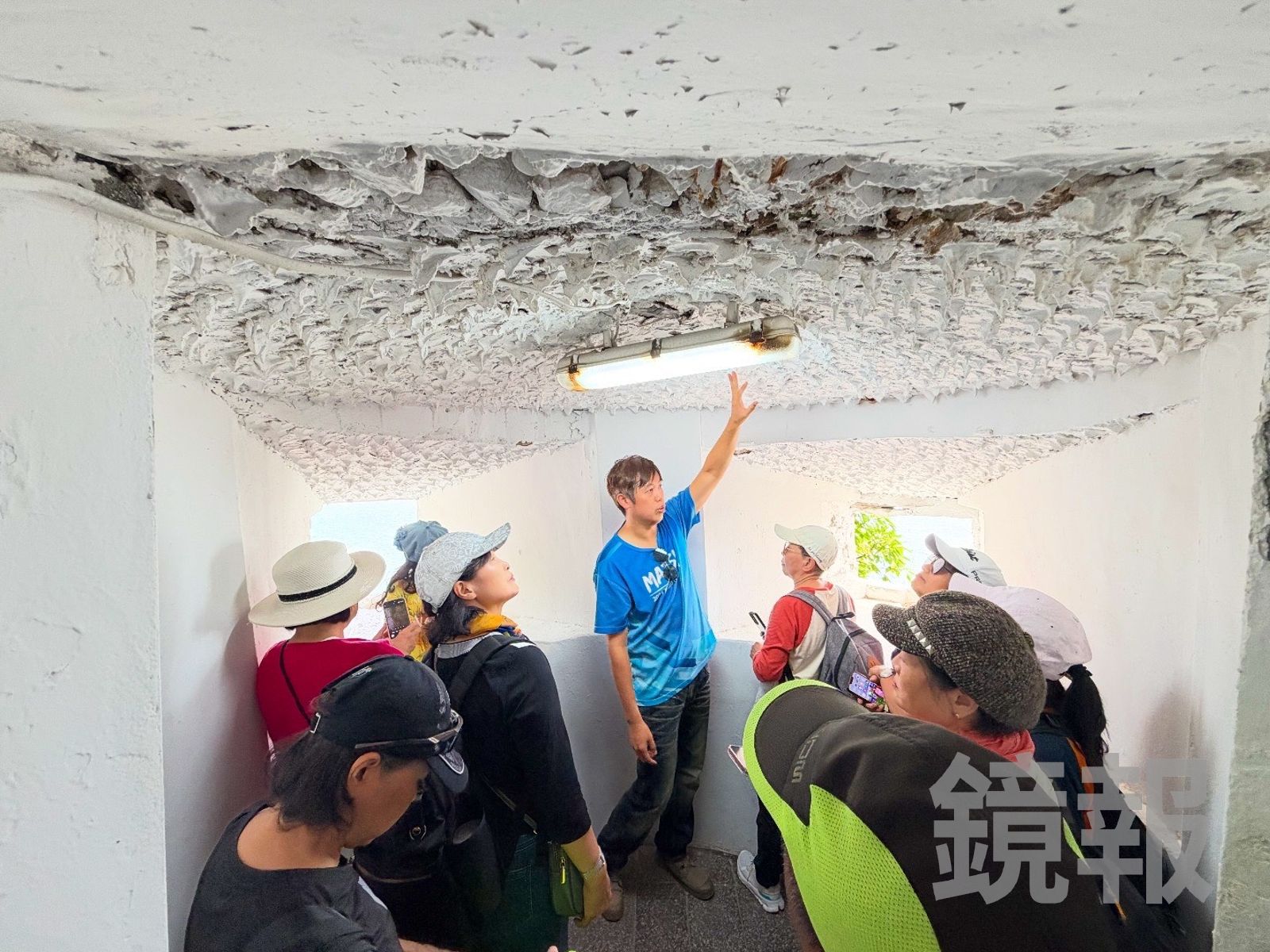 機槍口上方的水泥凸起物,可以大幅降低射擊時的巨響。