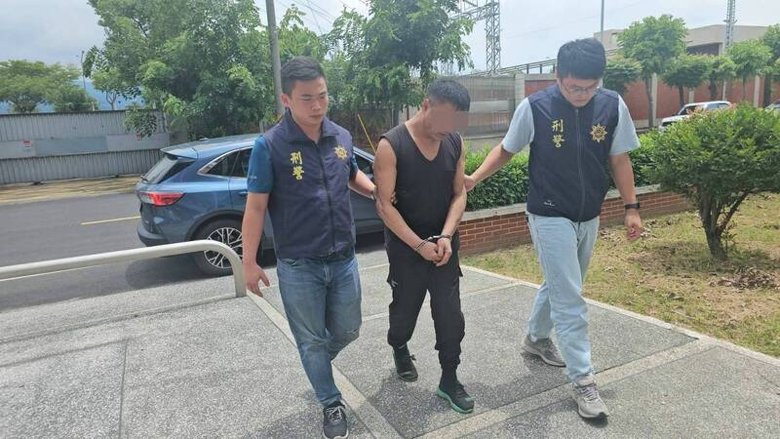 毒品通緝拒檢逃逸途中撞死無辜騎士　他跳5層樓邊坡仍被逮