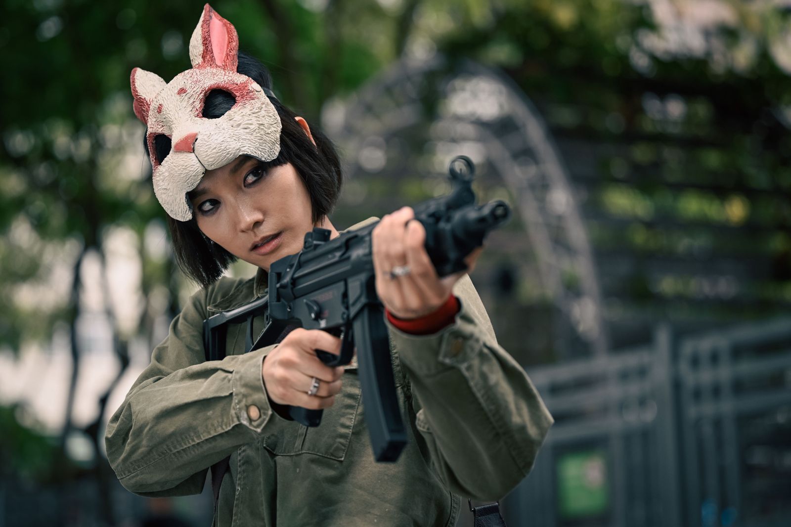 打劫界也有KOL!談善言扮女劫匪上戲帥氣 下戲坐輪椅