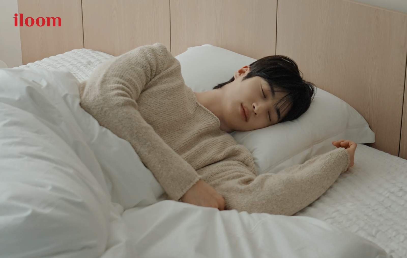 有片/失眠也不怕! 男神邊佑錫親自躺床陪你入睡