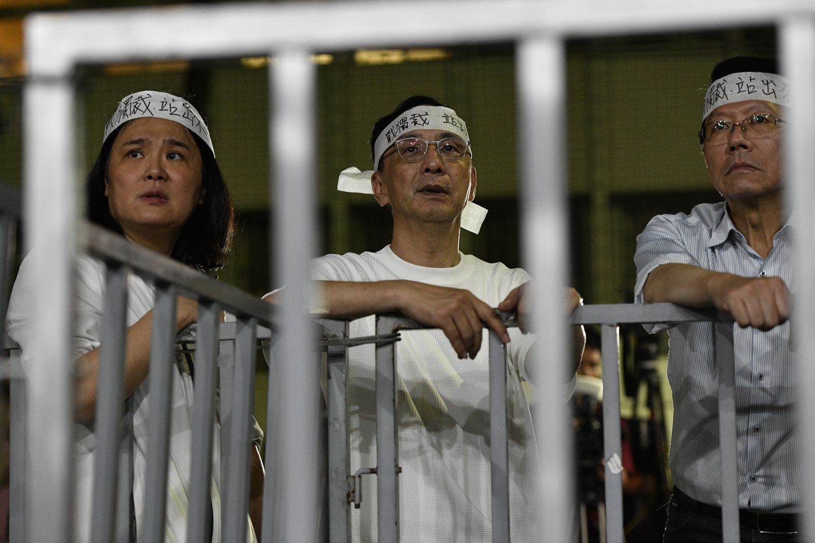 國民黨是自己的掘墓人　朱立倫正拿著鐵鏟