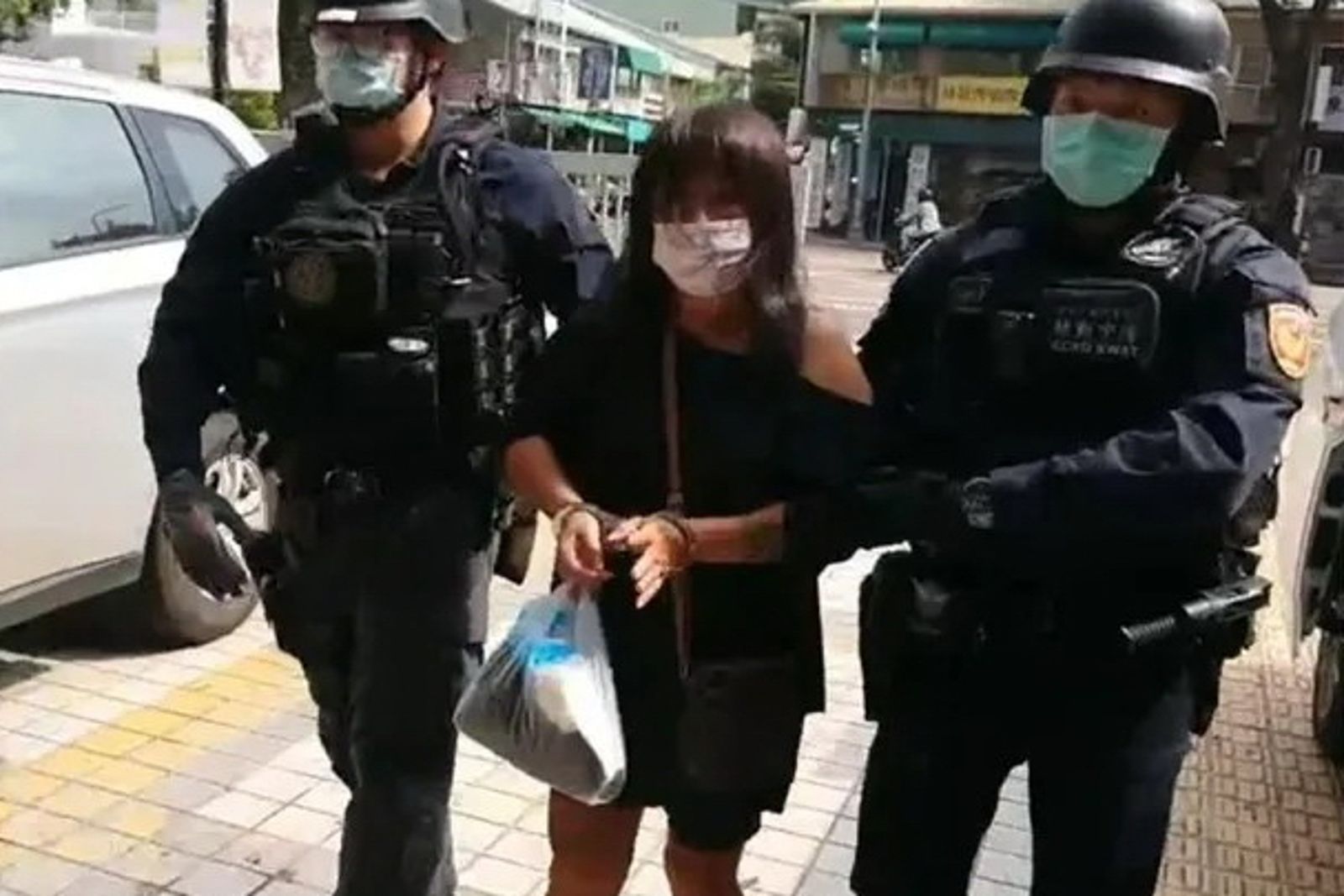高雄城中城46死縱火婦坐牢遇襲！獄友持「沾經血衛生棉」抹臉再痛毆　法官判刑曝
