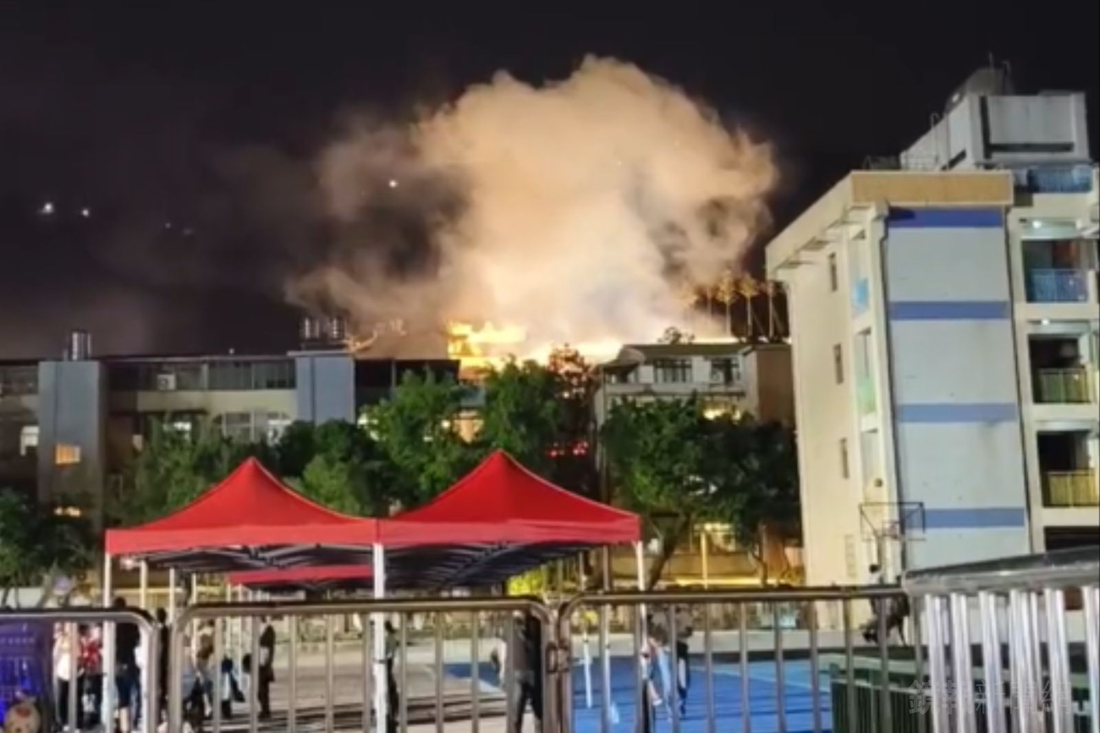 慈惠堂濫燒2／居民崩潰怒檢舉16次僅稽查7次　北市環保局：沒抓現行罰不了