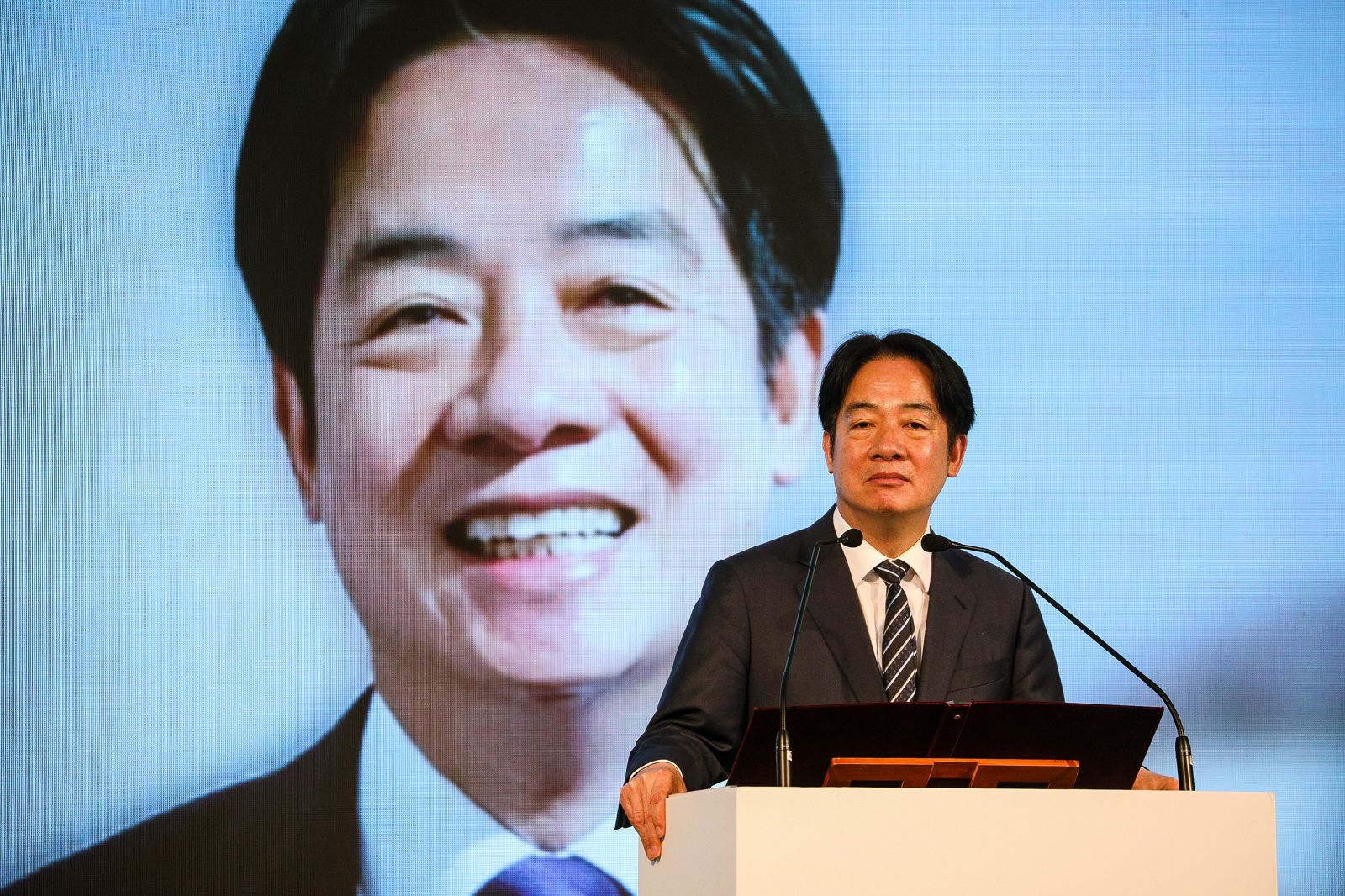 鄭任汶專欄：賴清德要尋找另一個「唐飛」嗎？