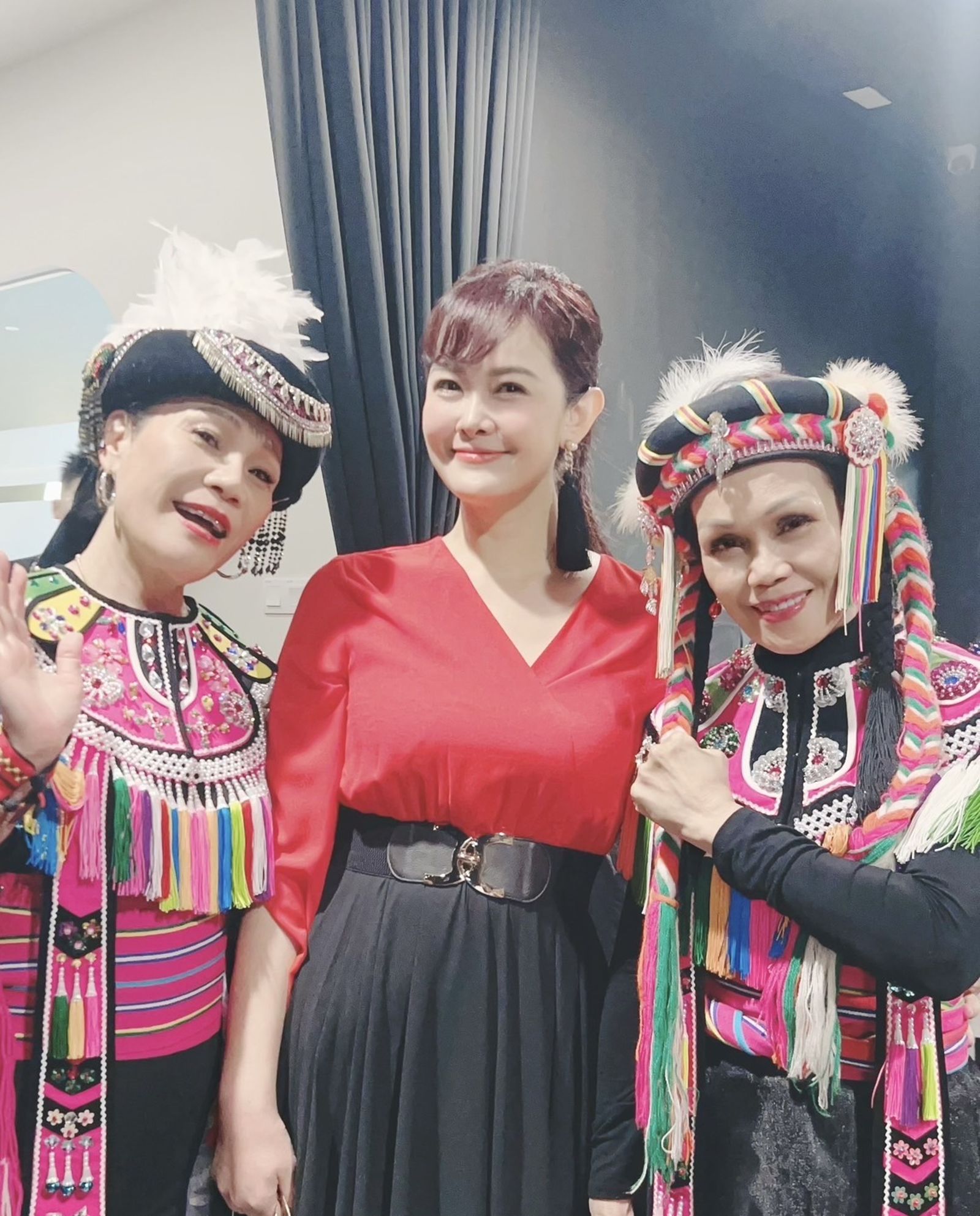 陳艾美（右）是藝起發光的一員。藝起發光、蒙福教會提供