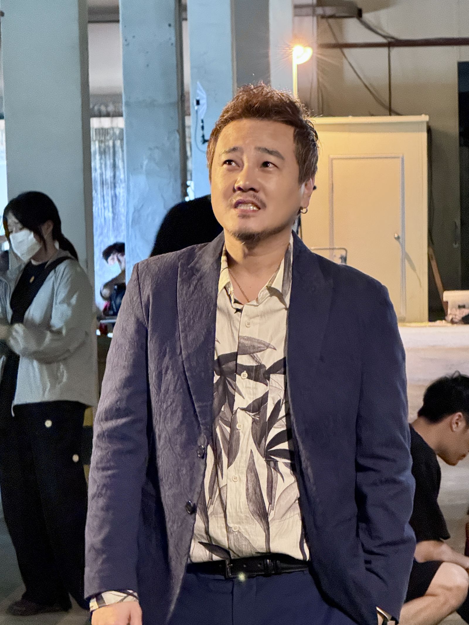 綠茶在電影中挑戰反派，有吃重演出。童心娛樂提供