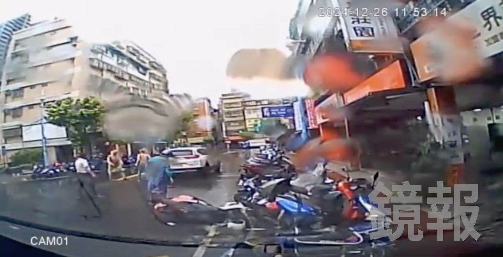 雨衣男身分曝光,是1名太魯閣族英雄。翻攝畫面