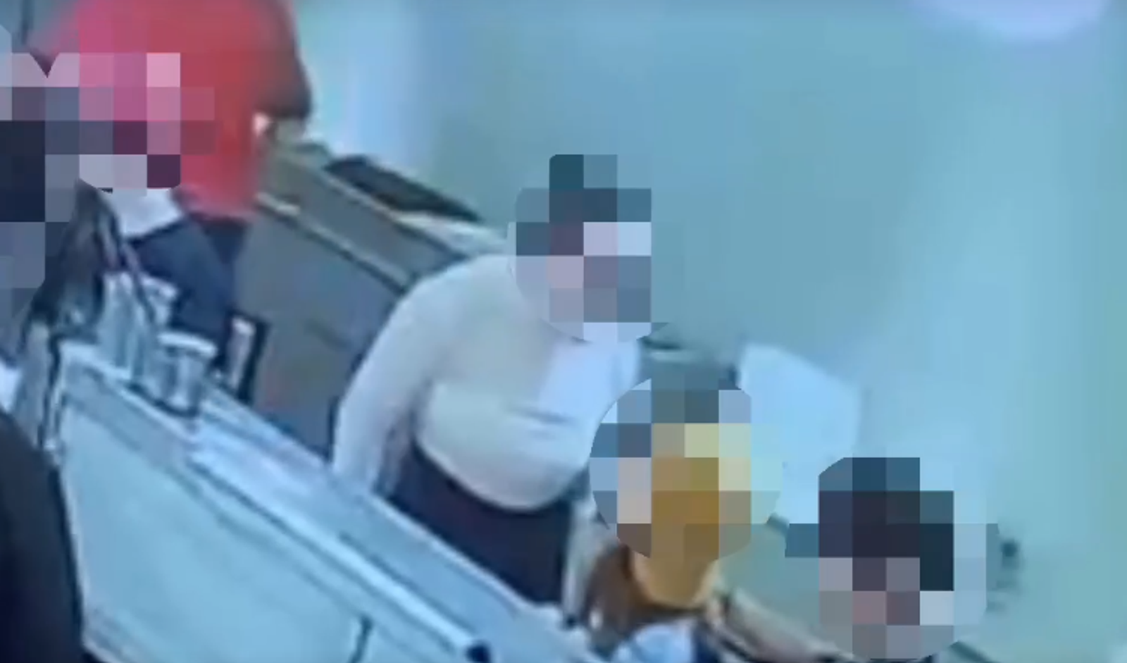 北市壽司店變擂台!火爆雙姝公然上演女子摔角 互扯髮還砸水杯