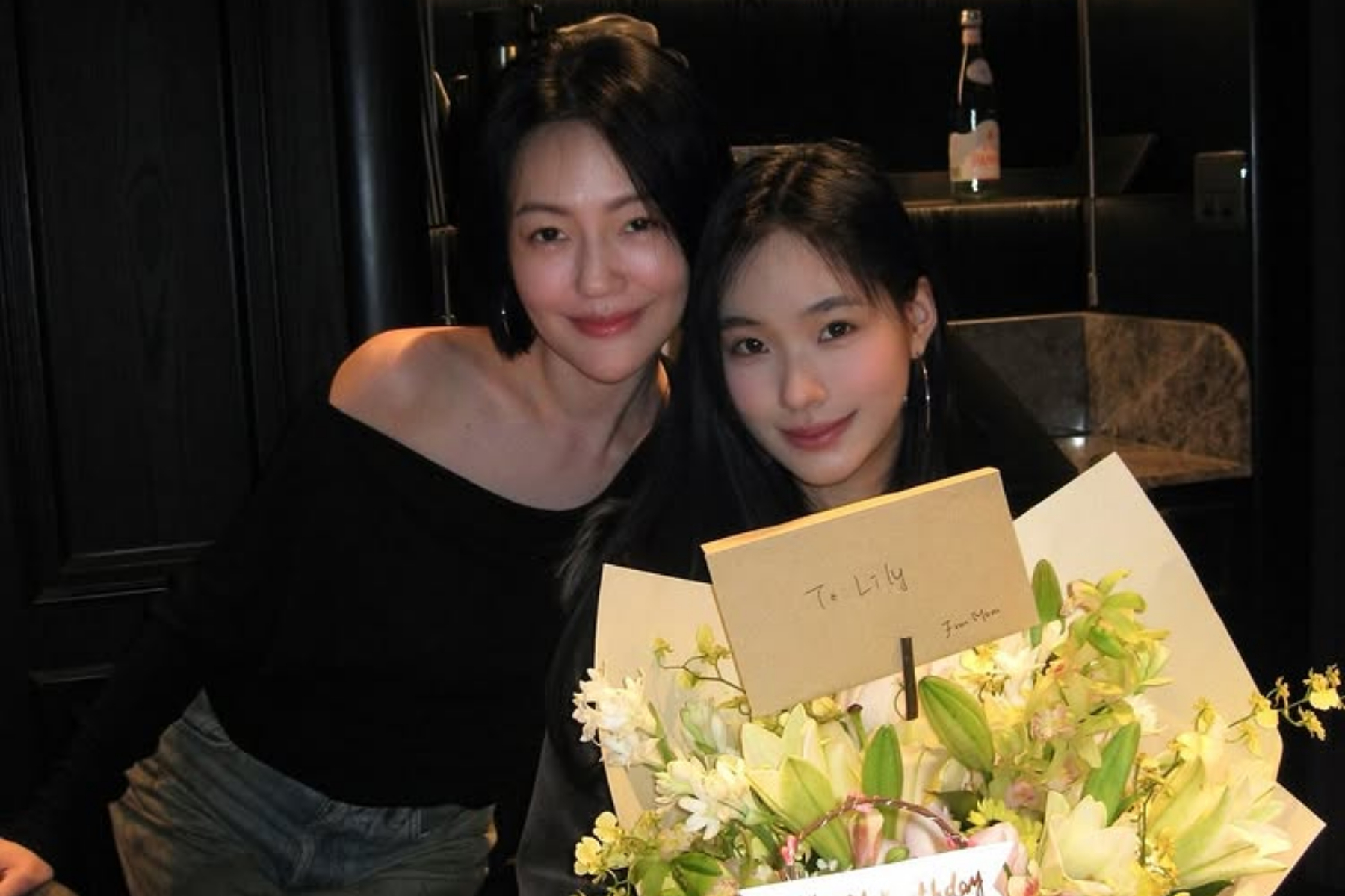 小S與女兒Lily現身信義區電影院 與1名年輕男子「3人行」氣氛溫馨