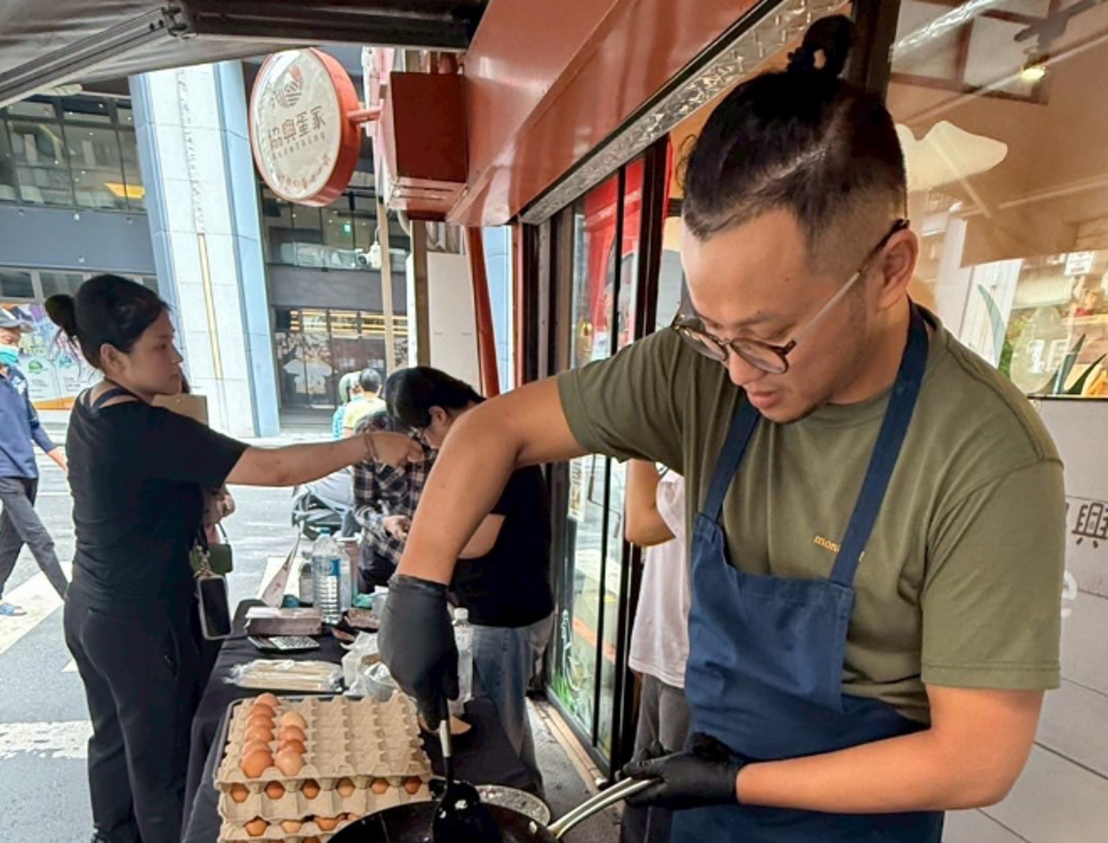 名廚缺席花蓮義煮挨批「愧對台灣」　他無奈自嘲：我是王Ｘ蛋