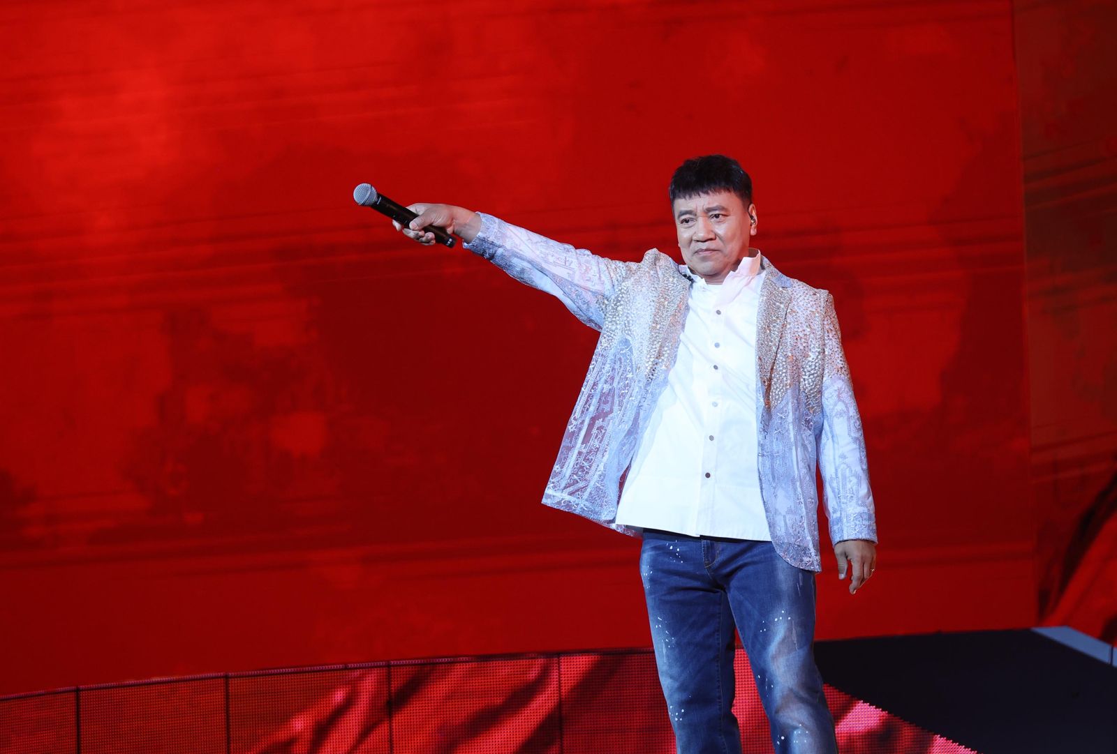 民歌50高峰會還沒唱完!施孝榮無預警宣布「最終加場」