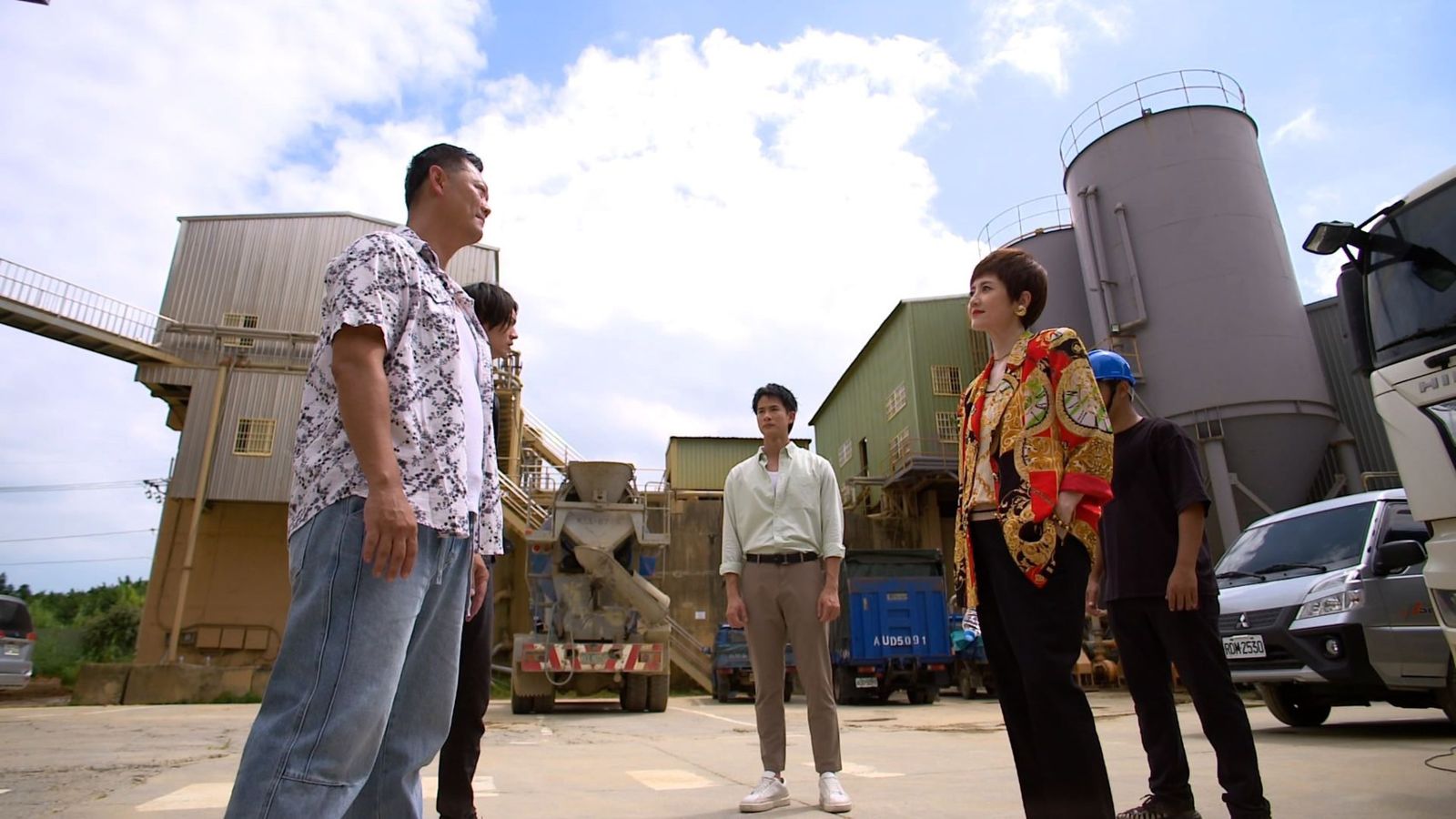 劉曉憶(右起)飾演盧彥澤的媽媽。圖/民視
