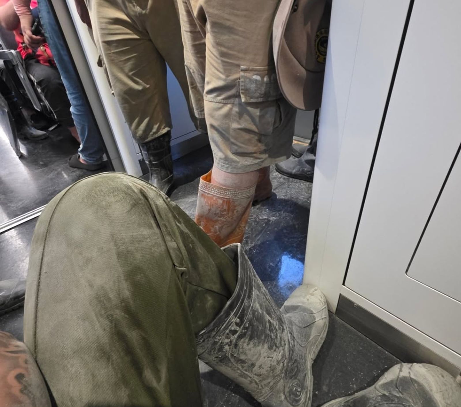 大支被歌迷認出後，在社群分享救災心得。翻攝大支IG