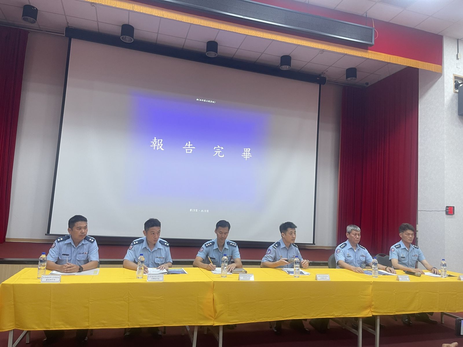 空軍司令部督察長江義誠表示，事故發生時飛行員並未透過無線電求救。讀者提供
