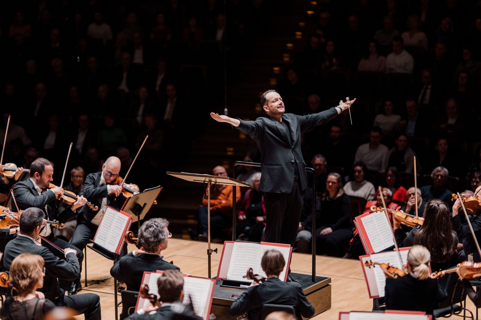 指揮大師尼爾森斯率萊比錫天團訪台　睽違25年《女武神》重現府城古都