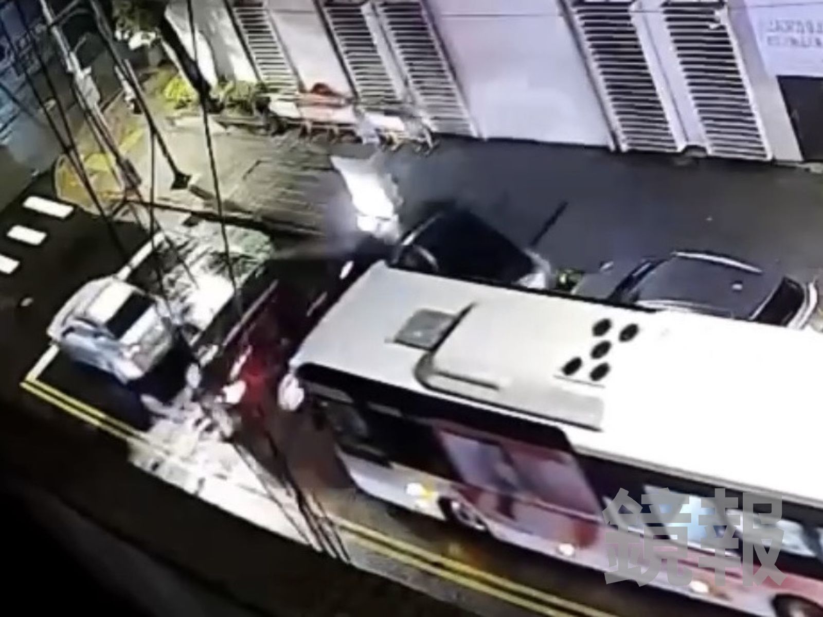 趕接總召出意外!柯建銘司機疑踩油門過重暴衝釀禍 驚悚瞬間曝