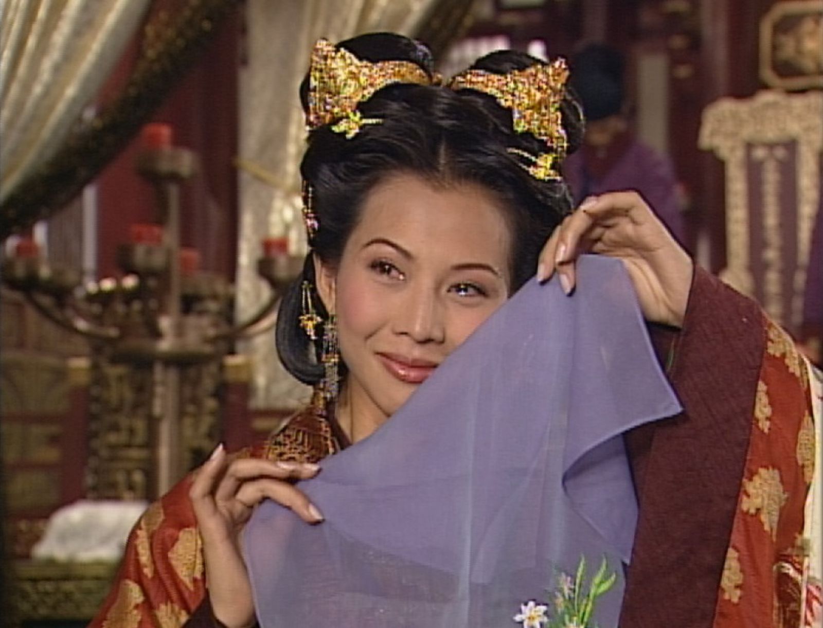 蔡少芬在《洛神》中的「薄紗掩面」名場面。年代提供