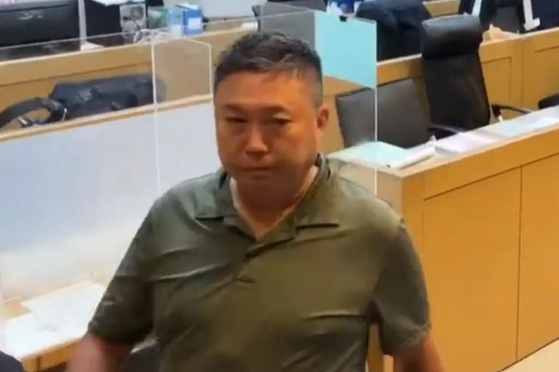 南港警收賄8.8萬元羈押禁見！涉查500筆個資賣郭哲敏　警紀風暴再升溫